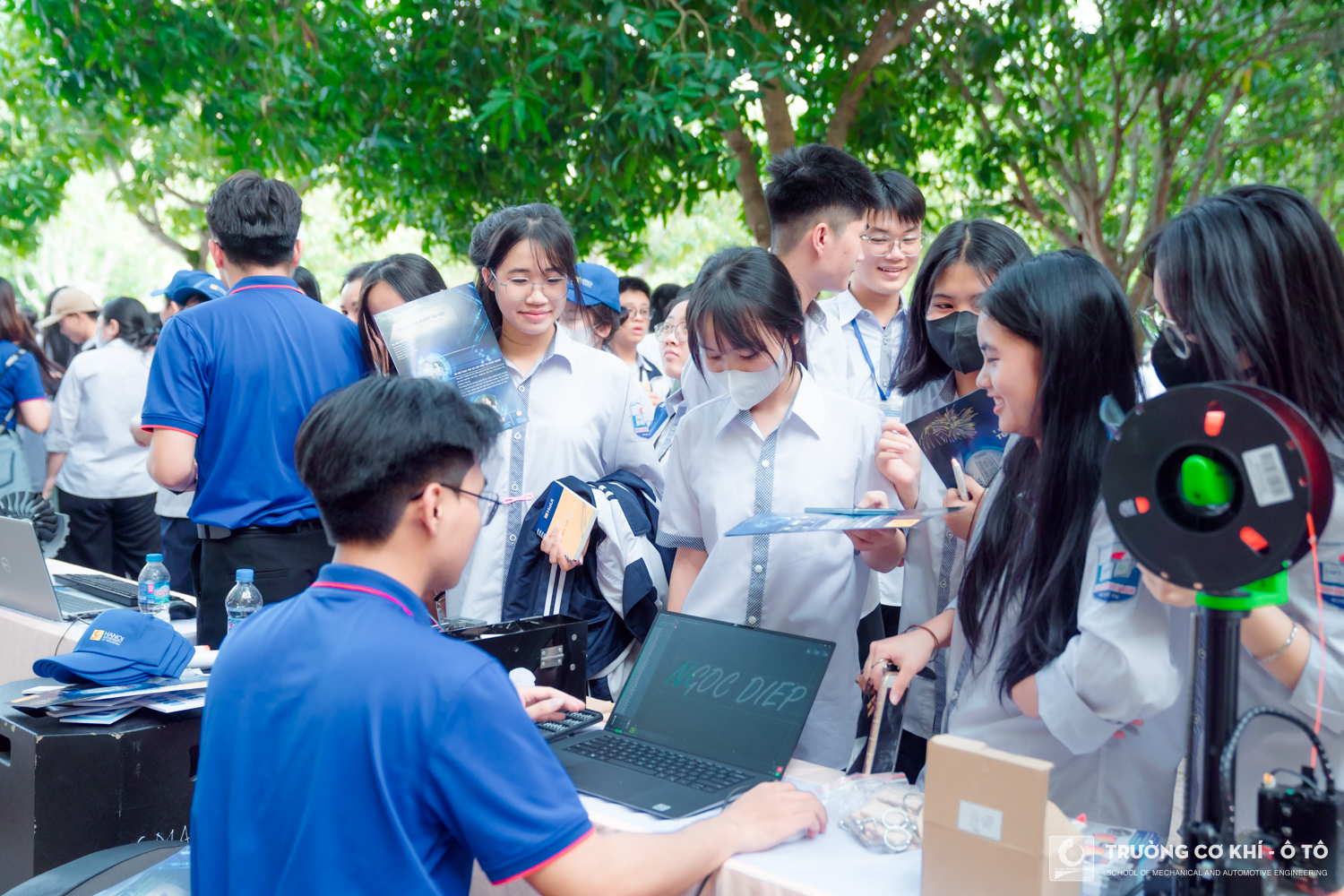 Mang giáo dục STEM đến với Trường THPT Nguyễn Sỹ Sách (Nghệ An), Trường Cơ khí - Ô tô tiếp tục hành trình ươm mầm tri thức