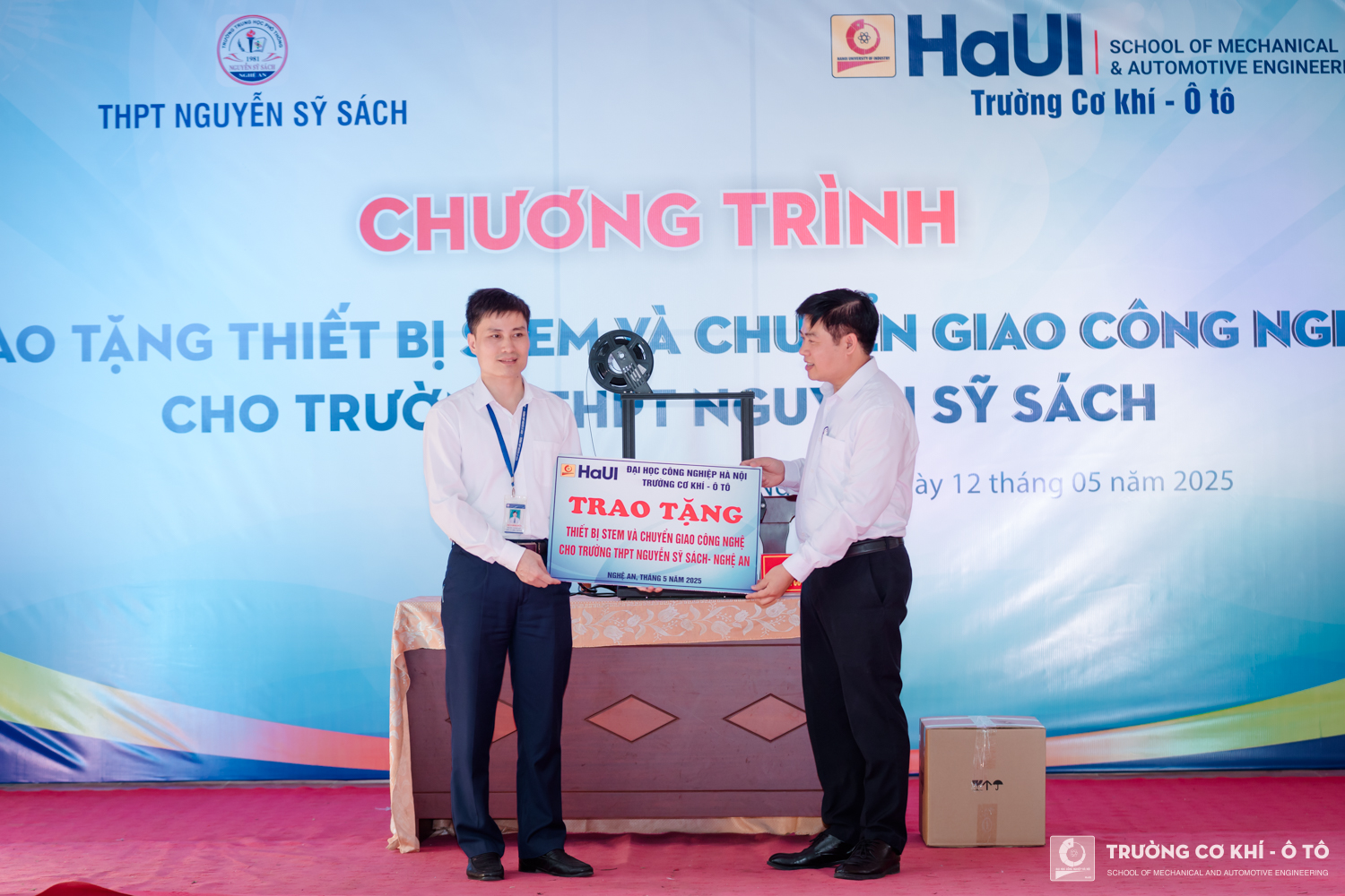 Mang giáo dục STEM đến với Trường THPT Nguyễn Sỹ Sách (Nghệ An), Trường Cơ khí - Ô tô tiếp tục hành trình ươm mầm tri thức