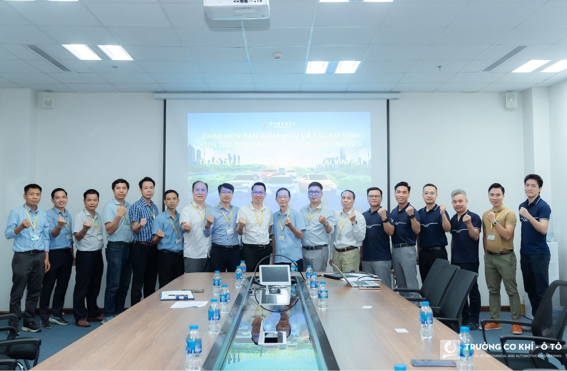 Chuyến tham quan thực tế VinFast: Tổng kết thực tập, Trao cơ hội nghề nghiệp và Đẩy mạnh hợp tác đào tạo