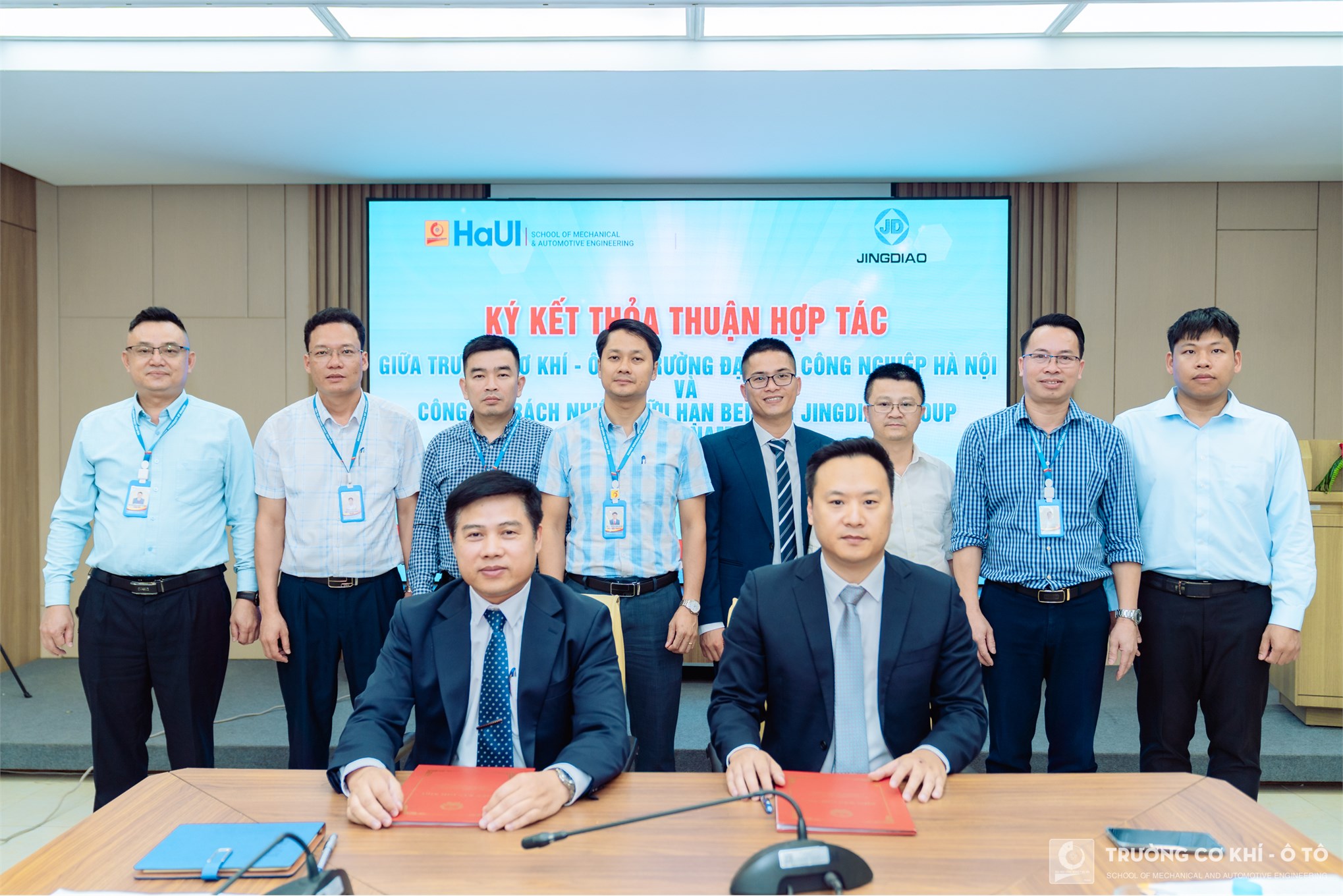 Trường Cơ khí – Ô tô ký biên bản thỏa thuận hợp tác với công ty TNHH Beijing Jingdiao Group Việt Nam