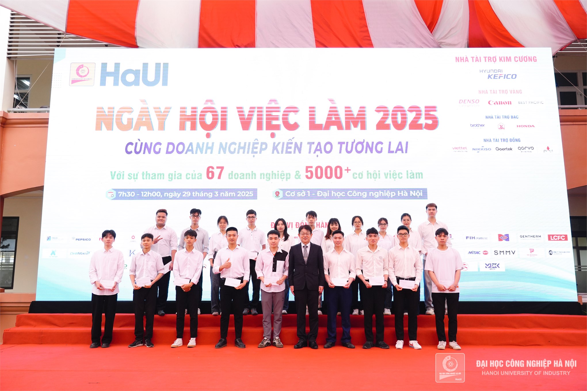 Expanded Career Opportunities with English-Taught Programs: Mechanical Engineering Technology and Automotive Engineering Technology at the School of Mechanical and Automotive Engineering, Hanoi University of Industry (HaUI).