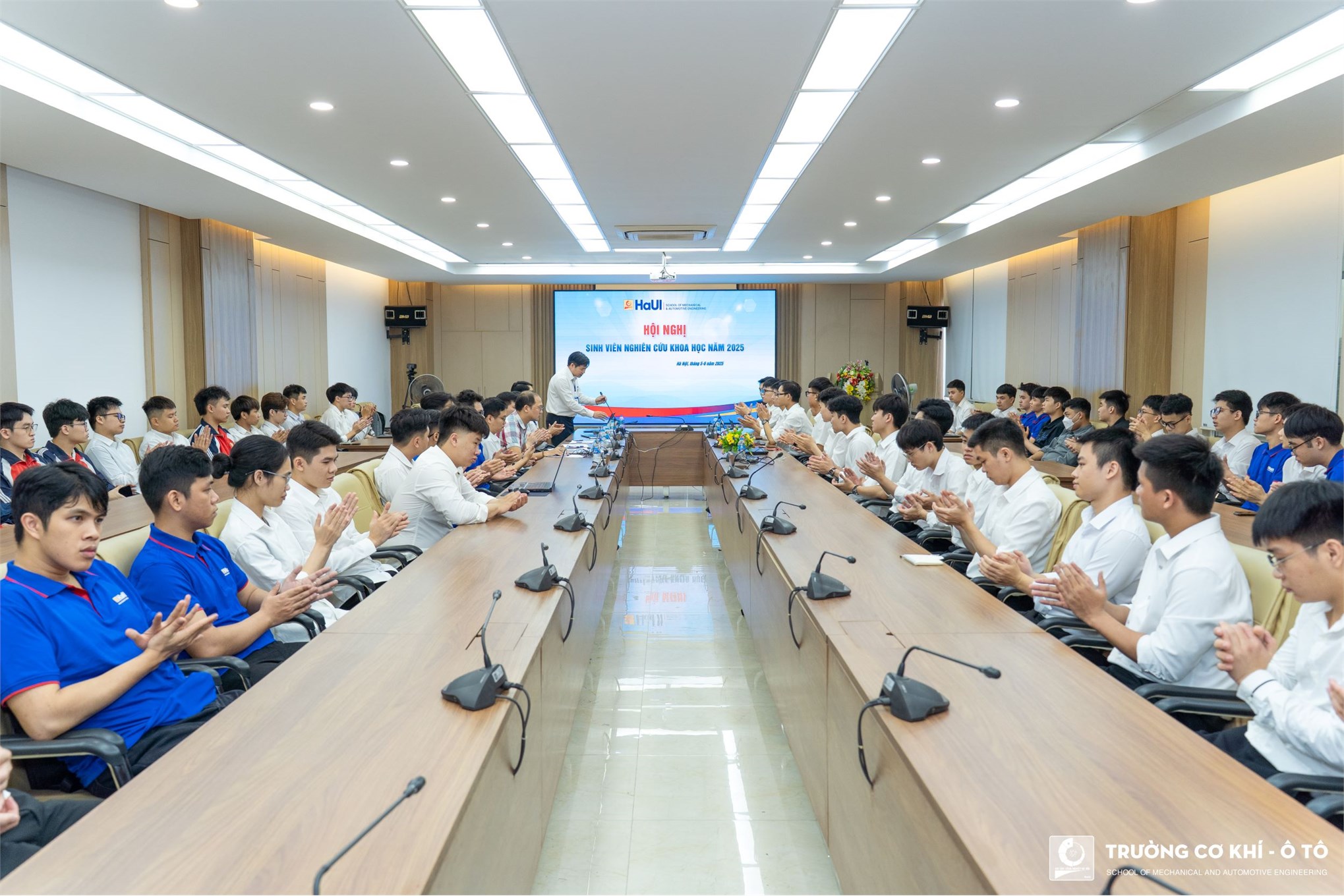 Nghiệm thu đề tài sinh viên nghiên cứu khoa học lĩnh vực Ô tô: sự sáng tạo và tiềm năng ứng dụng