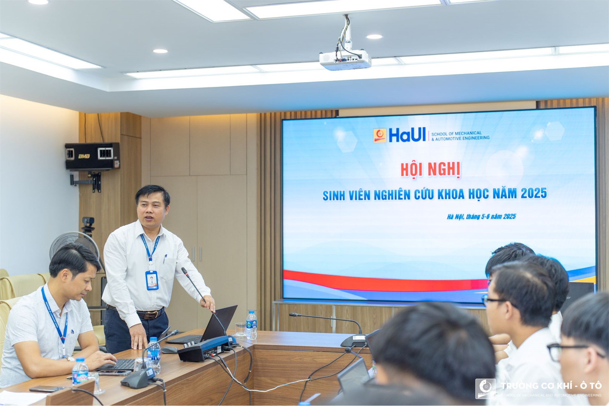 Nghiệm thu đề tài sinh viên nghiên cứu khoa học lĩnh vực Ô tô: sự sáng tạo và tiềm năng ứng dụng