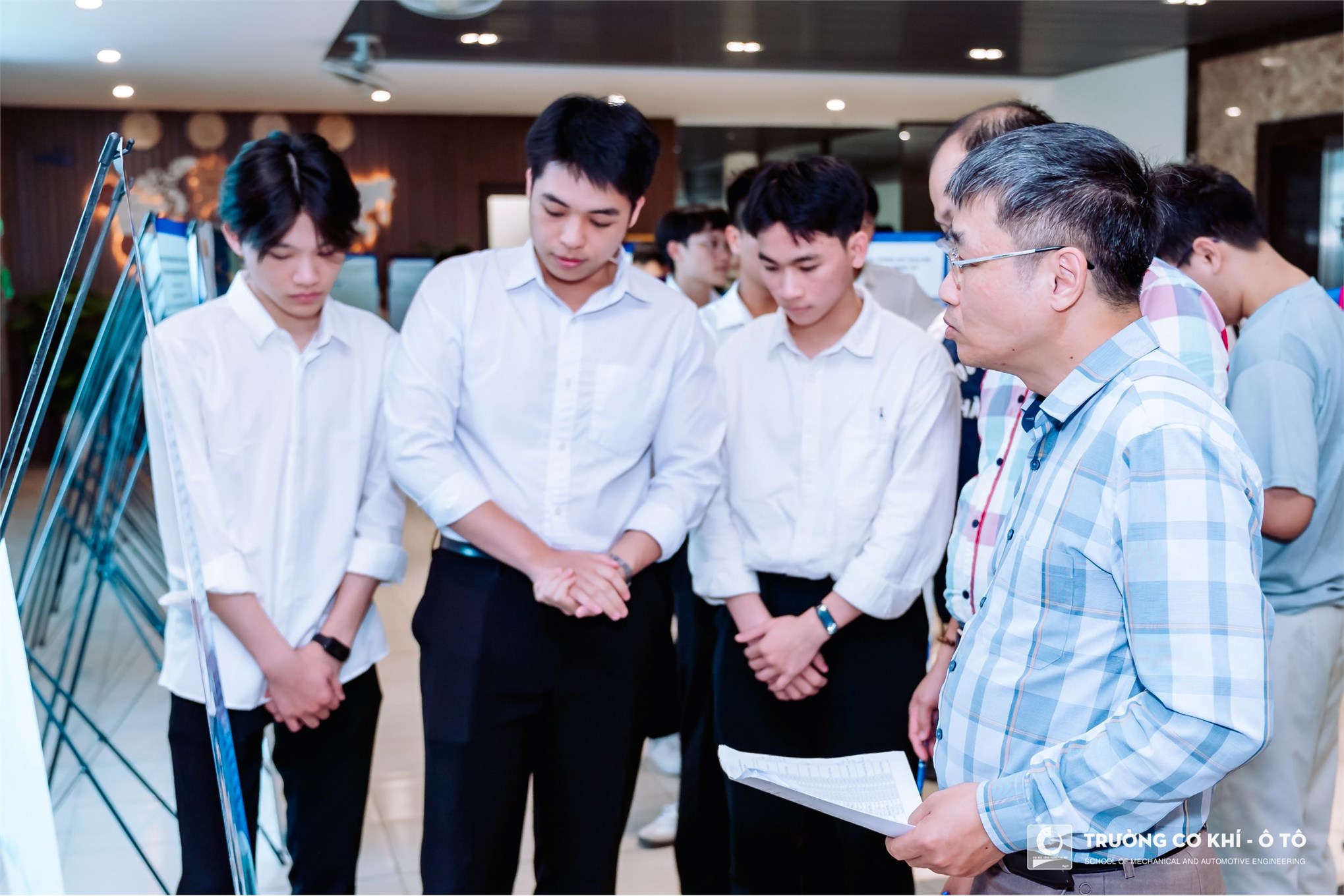 Nghiệm thu đề tài sinh viên nghiên cứu khoa học lĩnh vực Ô tô: sự sáng tạo và tiềm năng ứng dụng