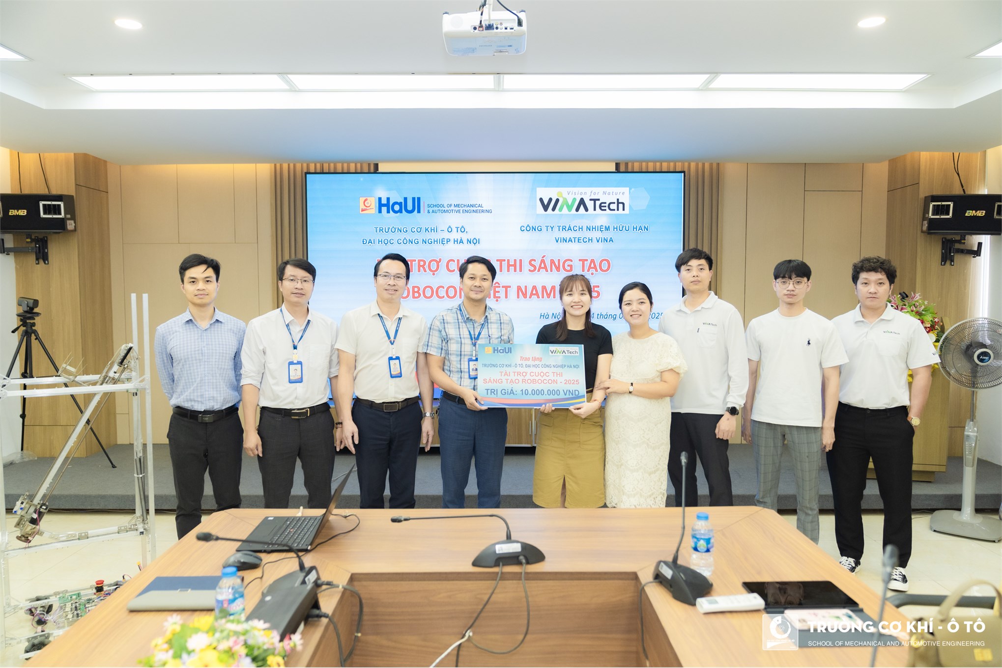 Molex Việt Nam và Vina Tech đồng hành cùng tài năng trẻ: Tài trợ đội Robocon Trường Cơ khí – Ô tô, HaUI