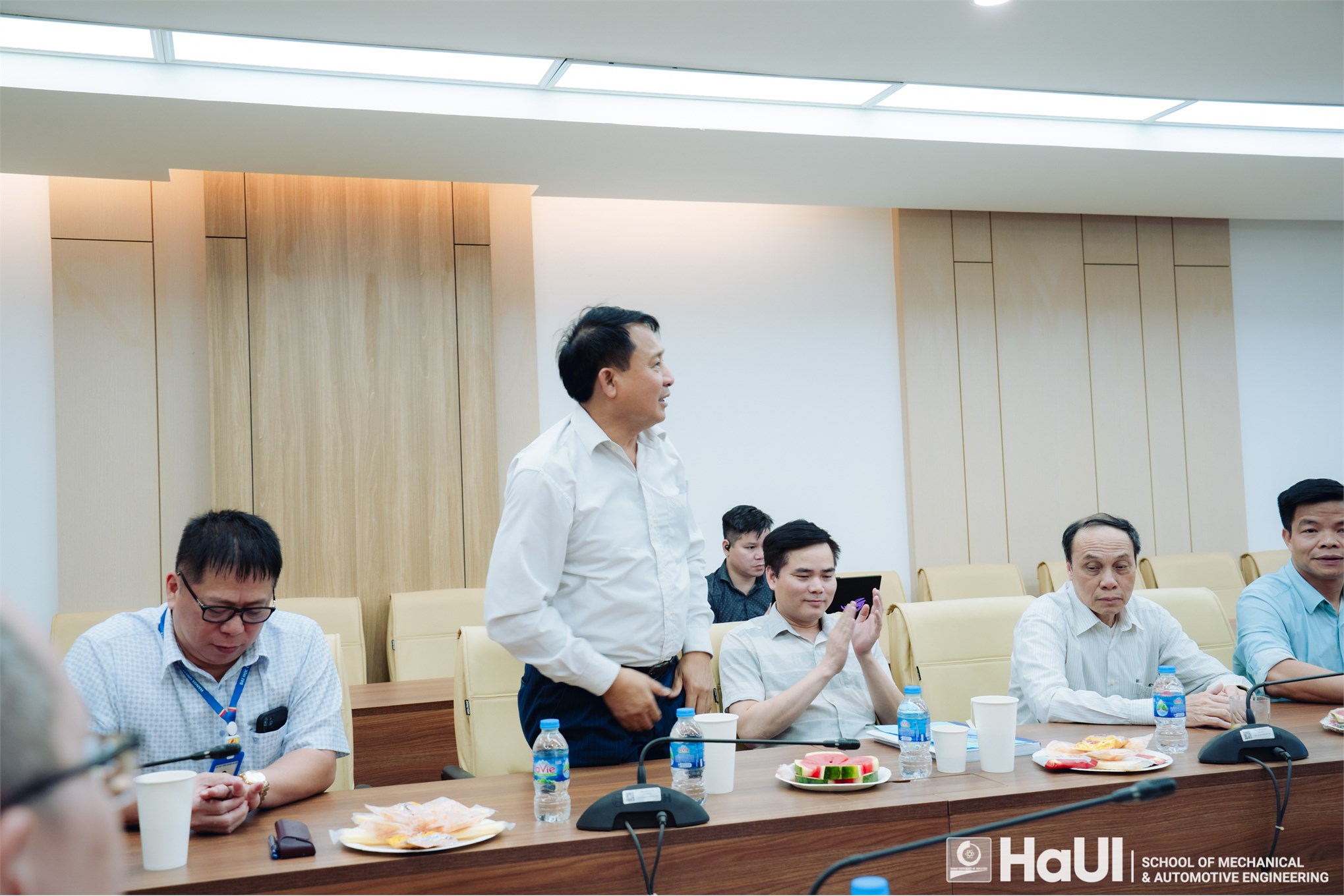 Hội thảo luận án tiến sĩ cho nghiên cứu sinh Ngô Quang Tạo chuyên ngành Kỹ thuật Cơ khí động lực, Trường Cơ khí - Ô tô