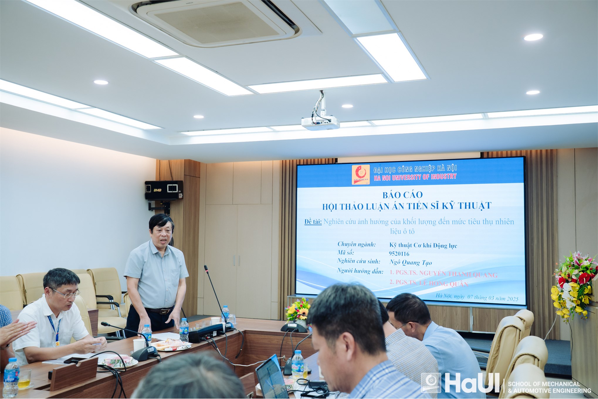 Hội thảo luận án tiến sĩ cho nghiên cứu sinh Ngô Quang Tạo chuyên ngành Kỹ thuật Cơ khí động lực, Trường Cơ khí - Ô tô