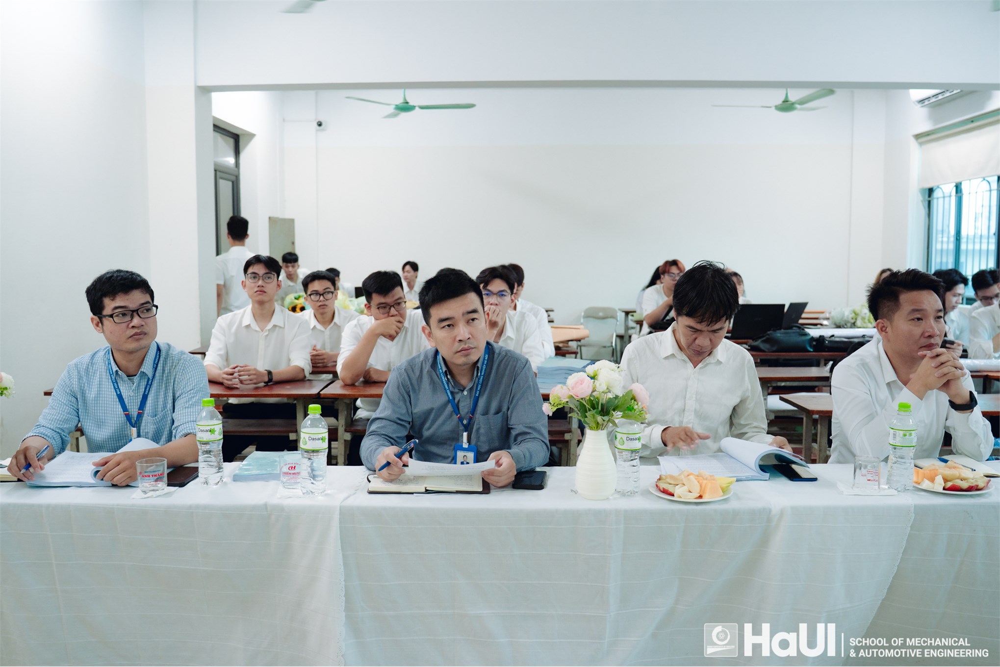 Lễ bảo vệ đồ án tốt nghiệp đại học K16 Trường Cơ khí – Ô tô: Khẳng định bản lĩnh, vững bước vào tương lai