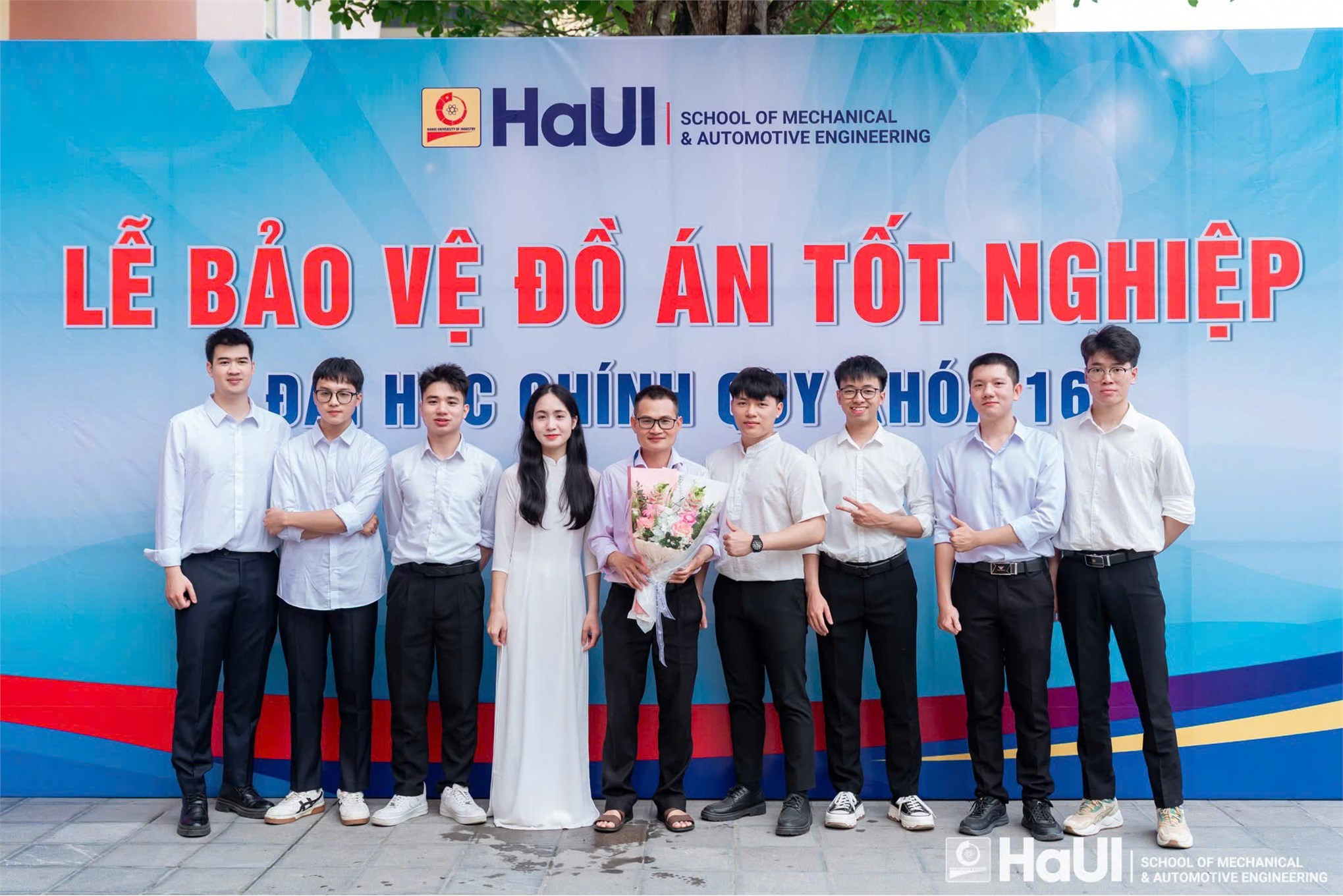 Lễ bảo vệ đồ án tốt nghiệp đại học K16 Trường Cơ khí – Ô tô: Khẳng định bản lĩnh, vững bước vào tương lai