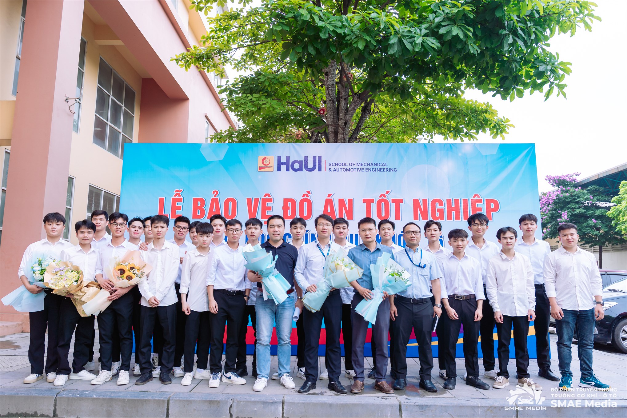 Lễ bảo vệ đồ án tốt nghiệp đại học K16 Trường Cơ khí – Ô tô: Khẳng định bản lĩnh, vững bước vào tương lai