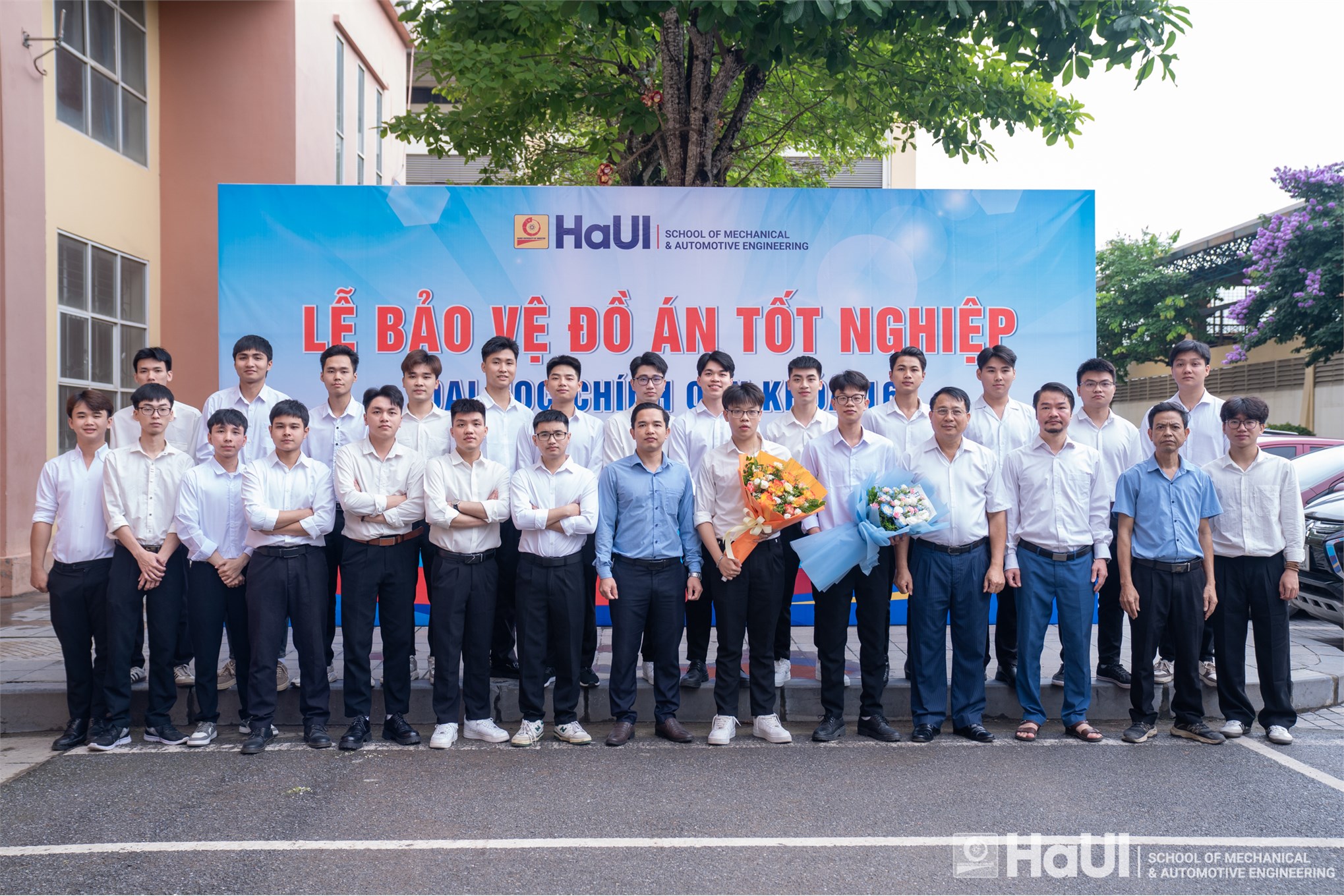 Lễ bảo vệ đồ án tốt nghiệp đại học K16 Trường Cơ khí – Ô tô: Khẳng định bản lĩnh, vững bước vào tương lai