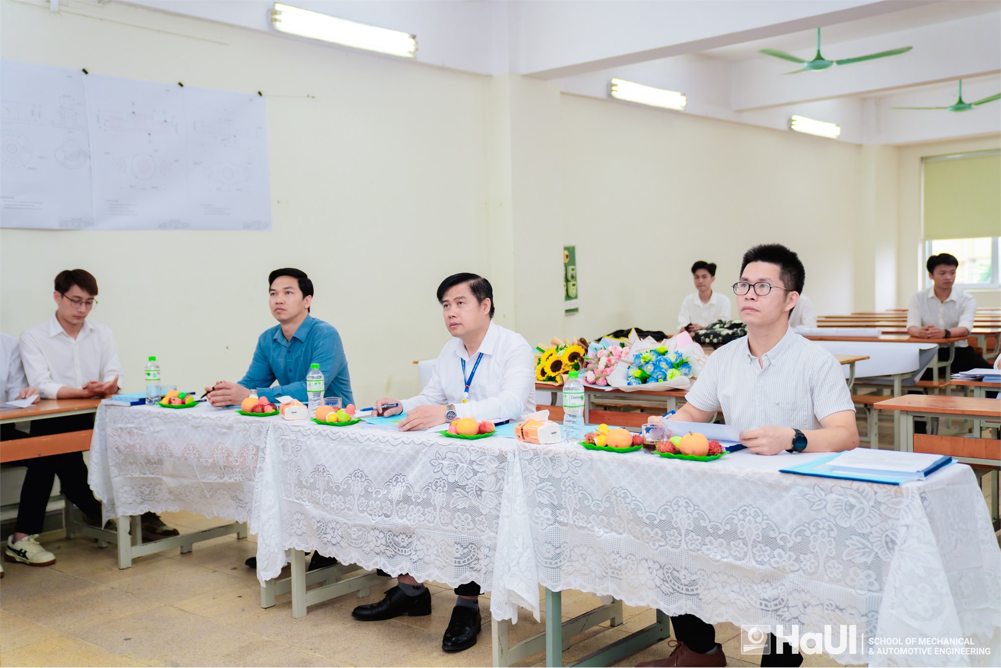 Lễ bảo vệ đồ án tốt nghiệp đại học K16 Trường Cơ khí – Ô tô: Khẳng định bản lĩnh, vững bước vào tương lai