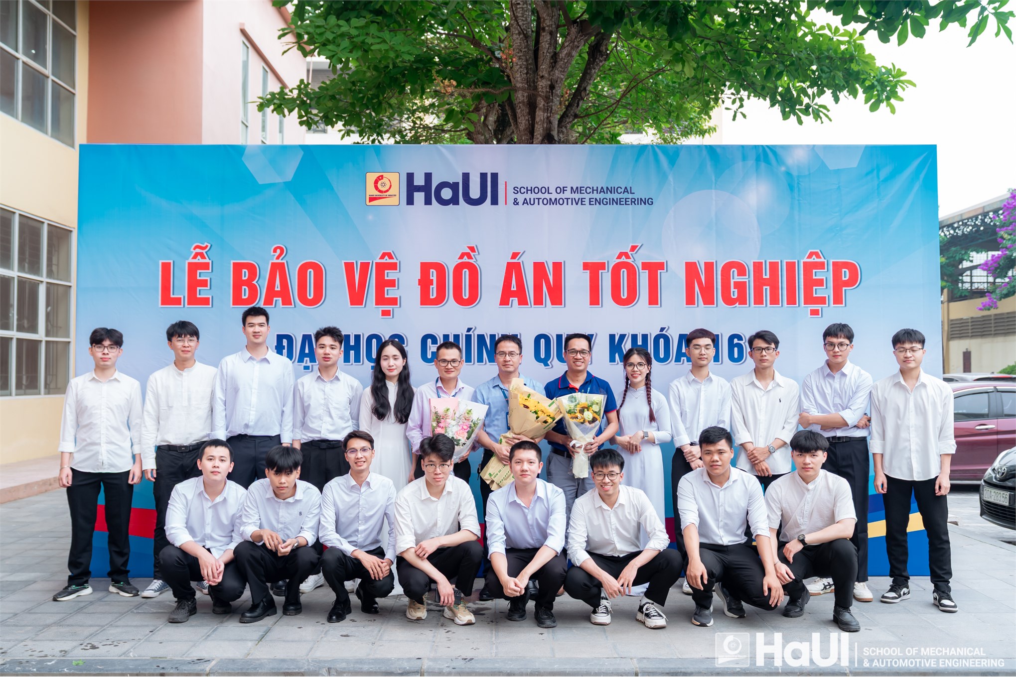 Lễ bảo vệ đồ án tốt nghiệp đại học K16 Trường Cơ khí – Ô tô: Khẳng định bản lĩnh, vững bước vào tương lai