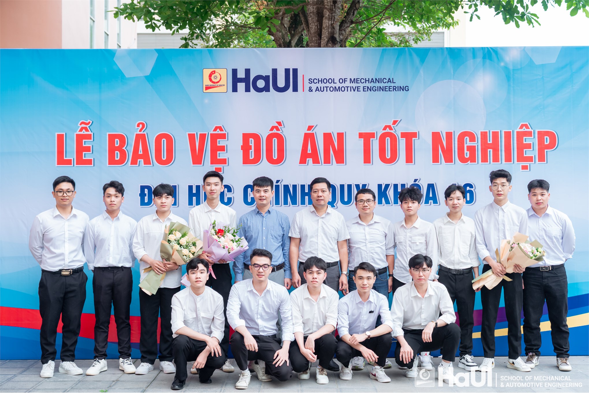 Lễ bảo vệ đồ án tốt nghiệp đại học K16 Trường Cơ khí – Ô tô: Khẳng định bản lĩnh, vững bước vào tương lai