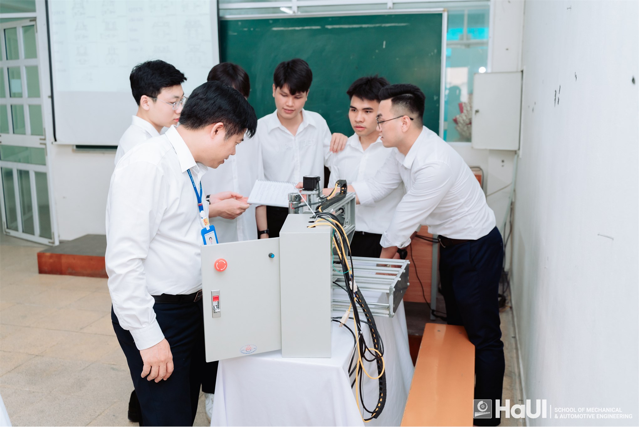 Dấu ấn trưởng thành và những đồ án đầy hứa hẹn của các kỹ sư chuyên sâu tương đương bậc 7 khóa 2 ngành CNKT Cơ khí