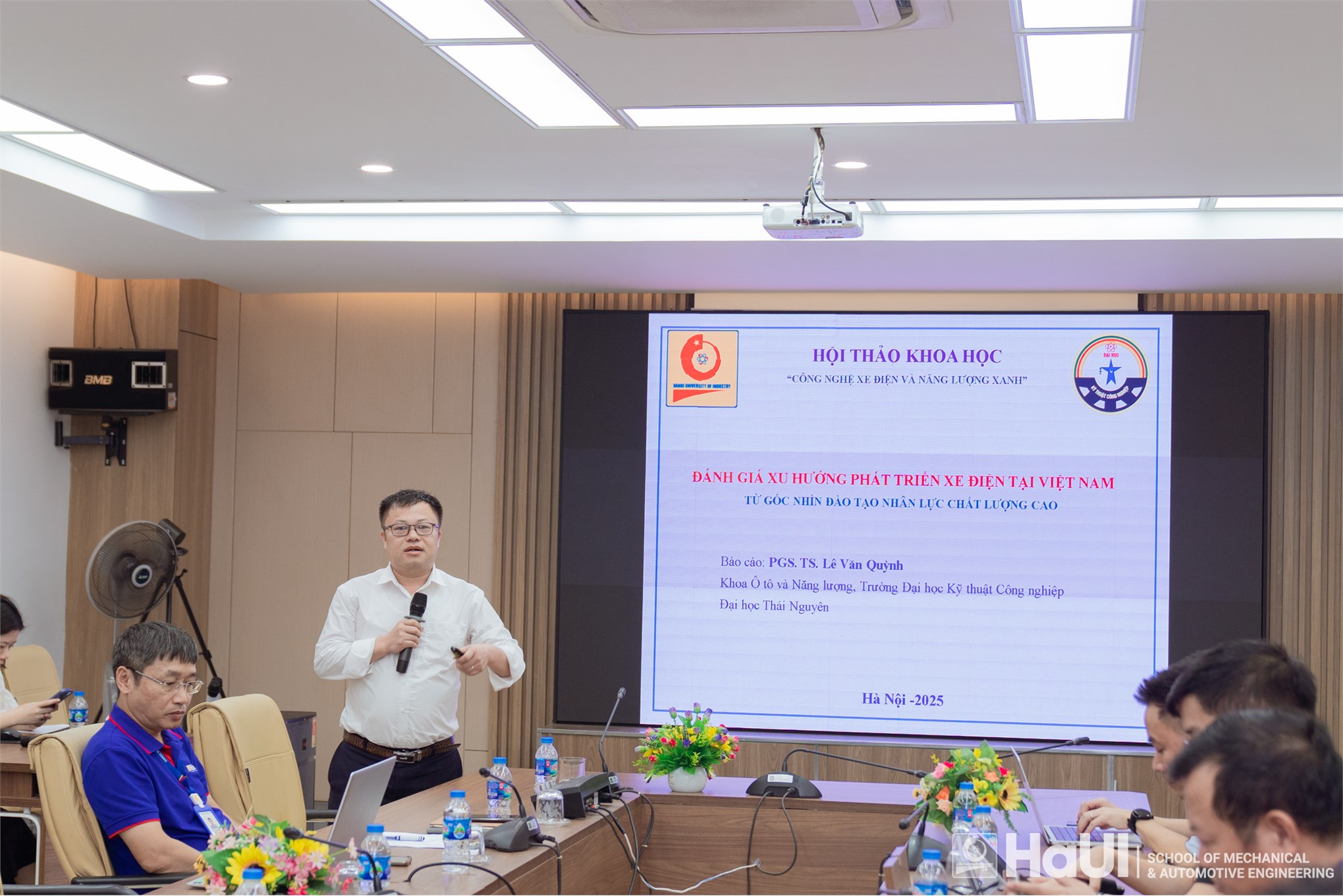 Hội thảo “Công nghệ xe điện và năng lượng xanh” tại Trường Cơ khí – Ô tô