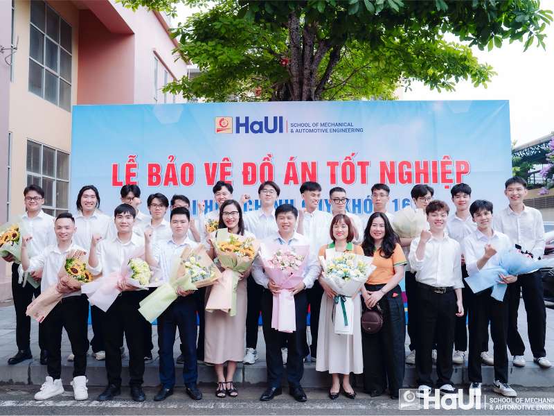 Defense ceremony of graduation project for K16 students of the School of Mechanical and Automotive Engineering: Affirming the courage, firmly stepping into the future