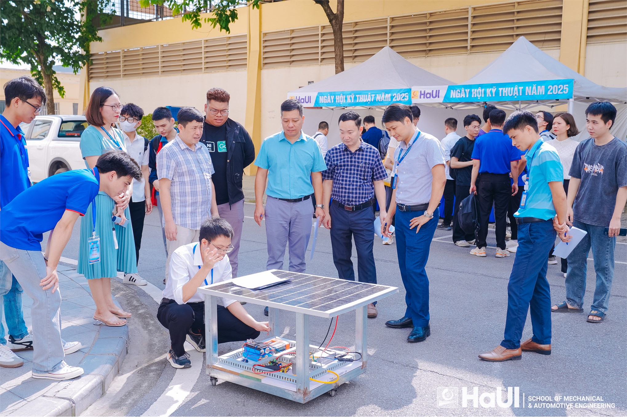 Sôi động tranh tài với chủ đề “Robot mini” và trưng bày các sản phẩm khoa học công nghệ tại Ngày hội kỹ thuật 2025