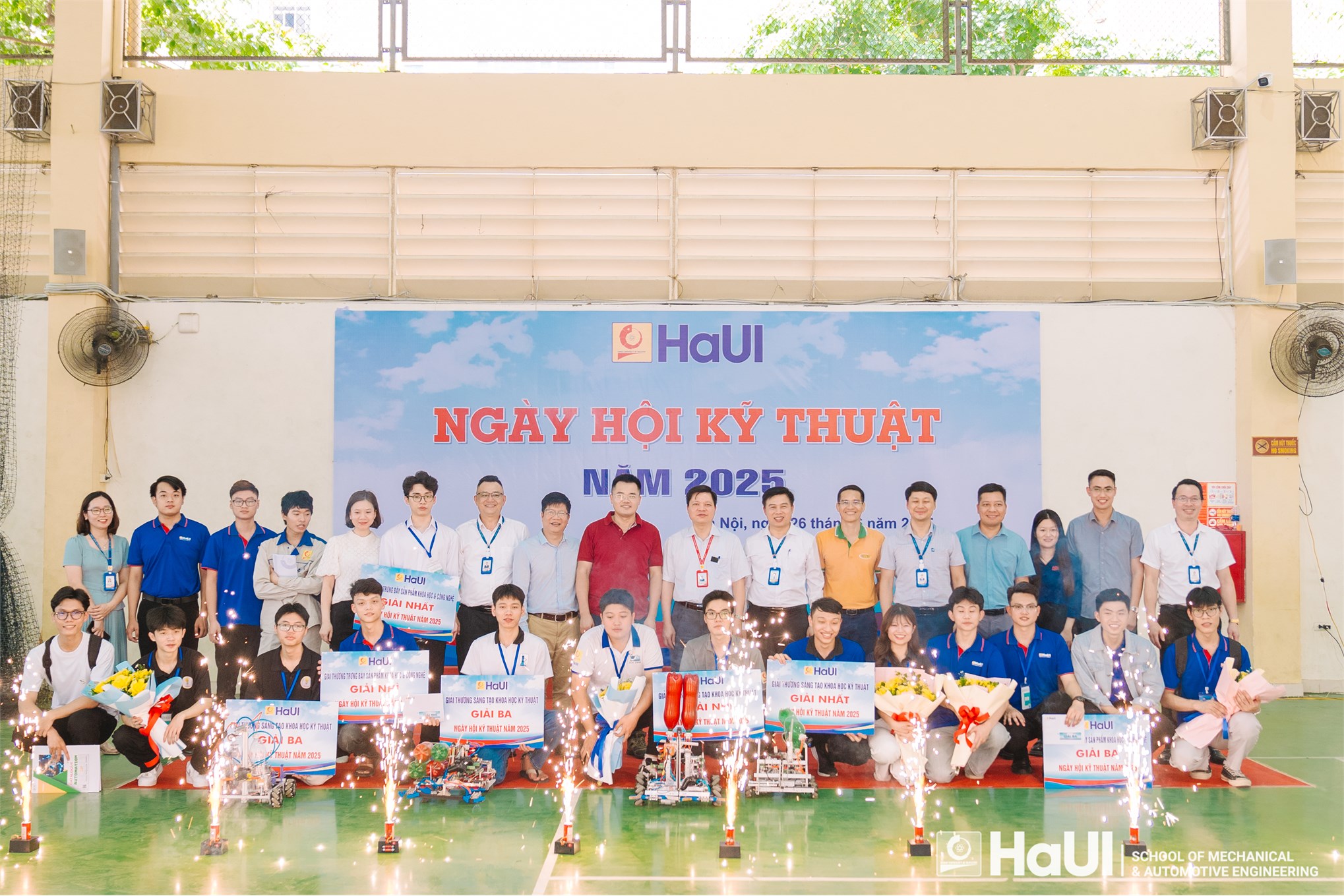 Sôi động tranh tài với chủ đề “Robot mini” và trưng bày các sản phẩm khoa học công nghệ tại Ngày hội kỹ thuật 2025