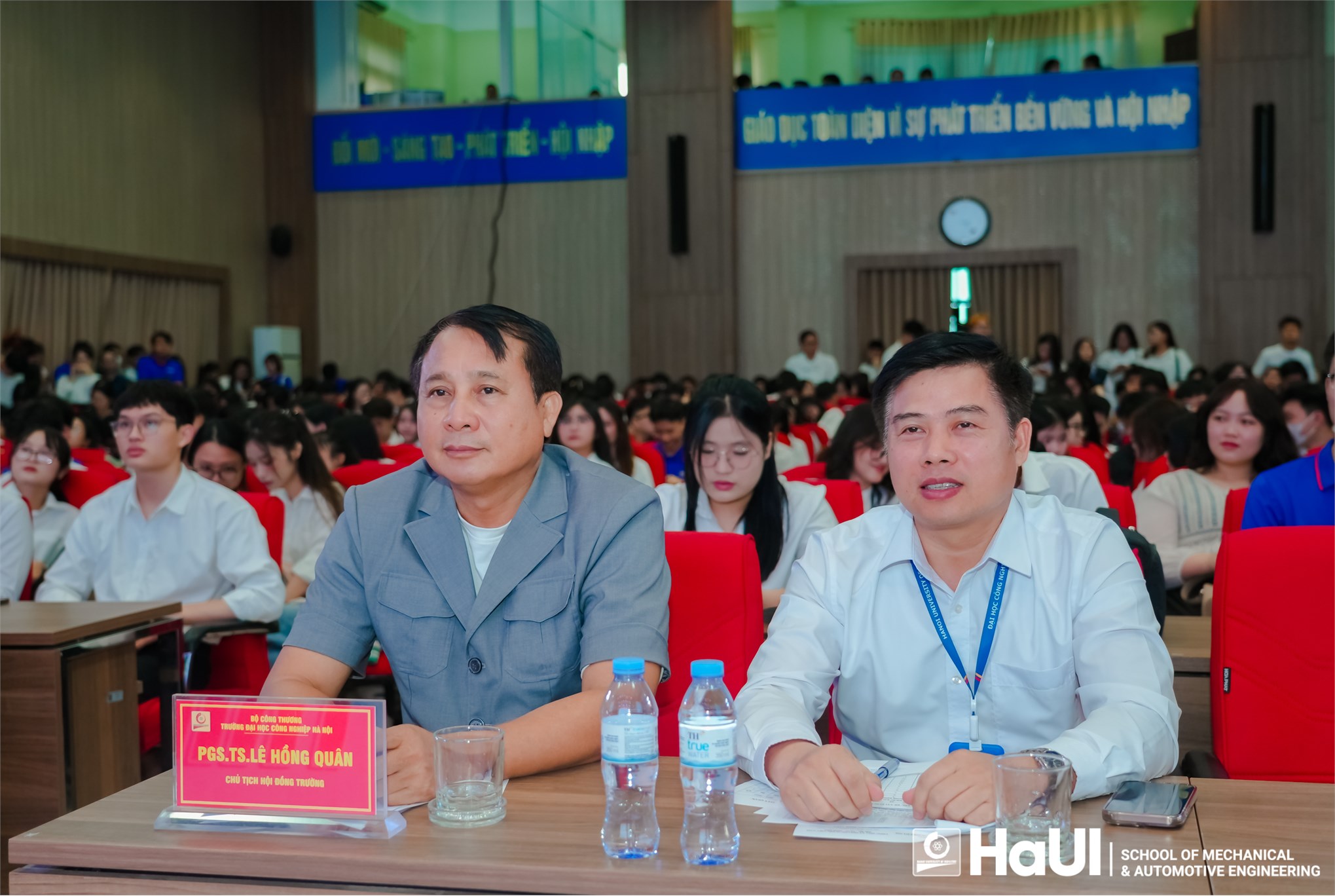 Tôn vinh thành tựu, ươm mầm sáng tạo tại hội nghị tổng kết và trao giải sinh viên nghiên cứu khoa học lần thứ XVI