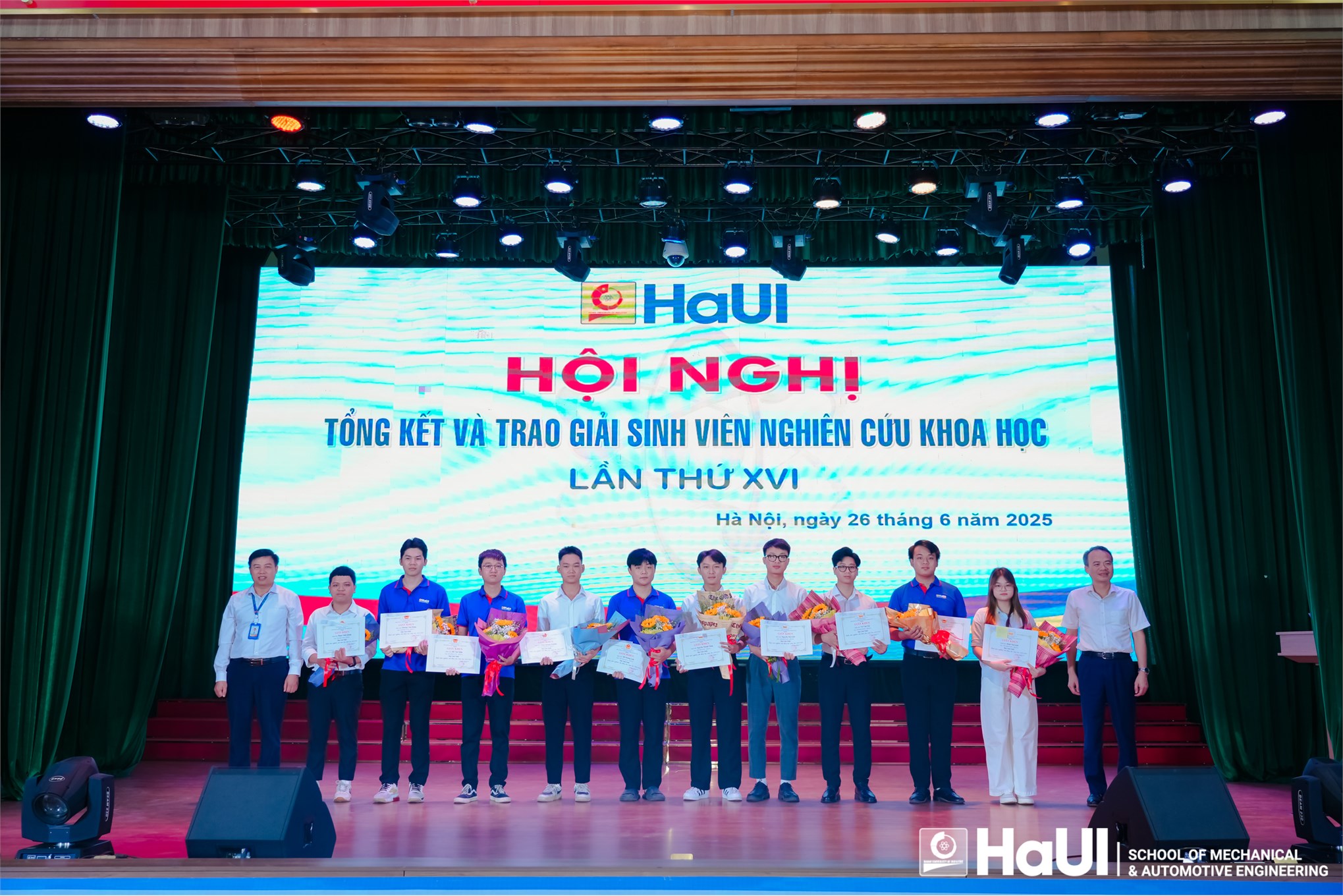 Tôn vinh thành tựu, ươm mầm sáng tạo tại hội nghị tổng kết và trao giải sinh viên nghiên cứu khoa học lần thứ XVI