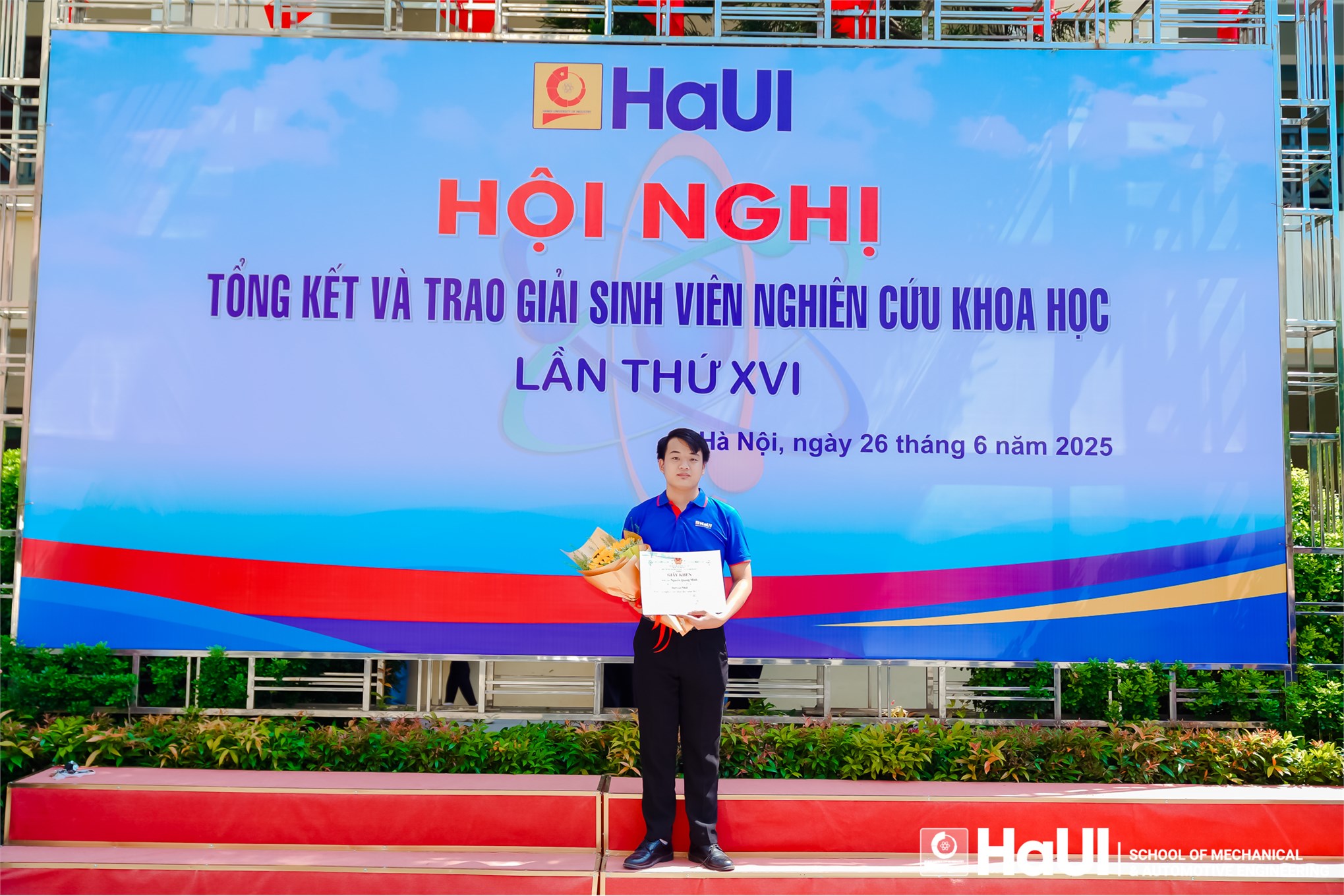 Tôn vinh thành tựu, ươm mầm sáng tạo tại hội nghị tổng kết và trao giải sinh viên nghiên cứu khoa học lần thứ XVI