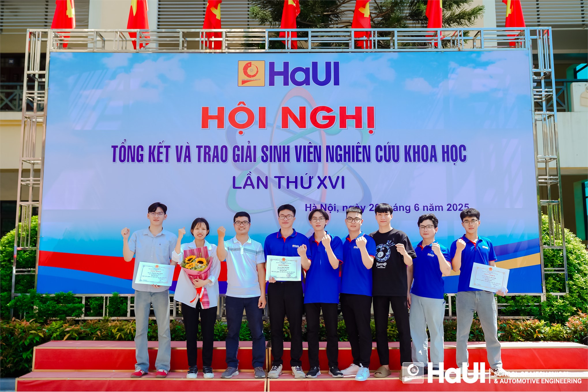 Tôn vinh thành tựu, ươm mầm sáng tạo tại hội nghị tổng kết và trao giải sinh viên nghiên cứu khoa học lần thứ XVI
