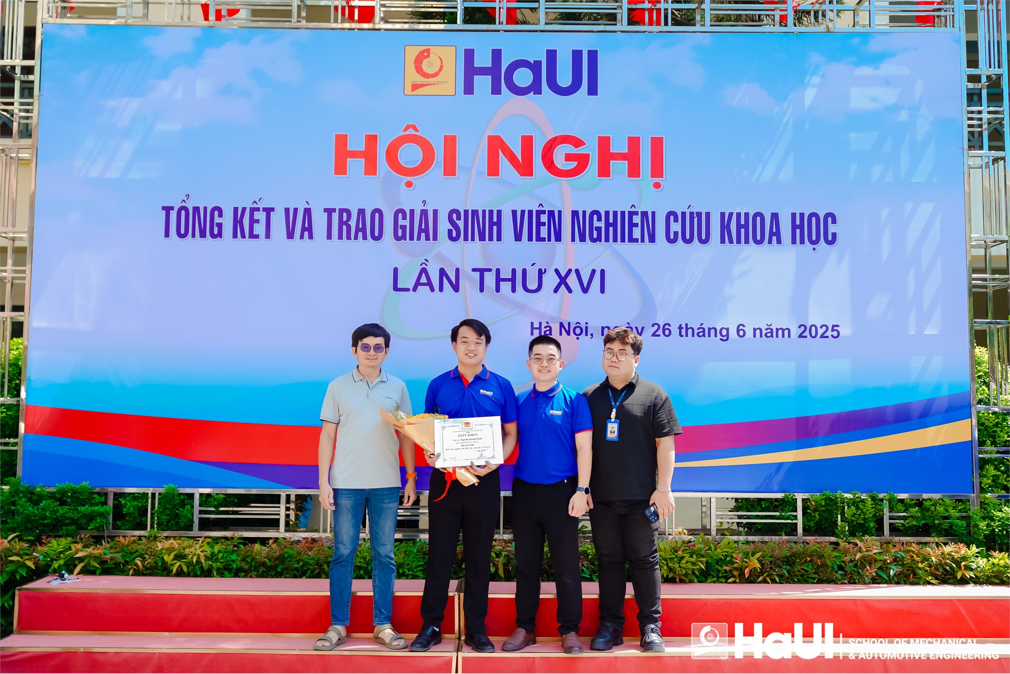 Tôn vinh thành tựu, ươm mầm sáng tạo tại hội nghị tổng kết và trao giải sinh viên nghiên cứu khoa học lần thứ XVI
