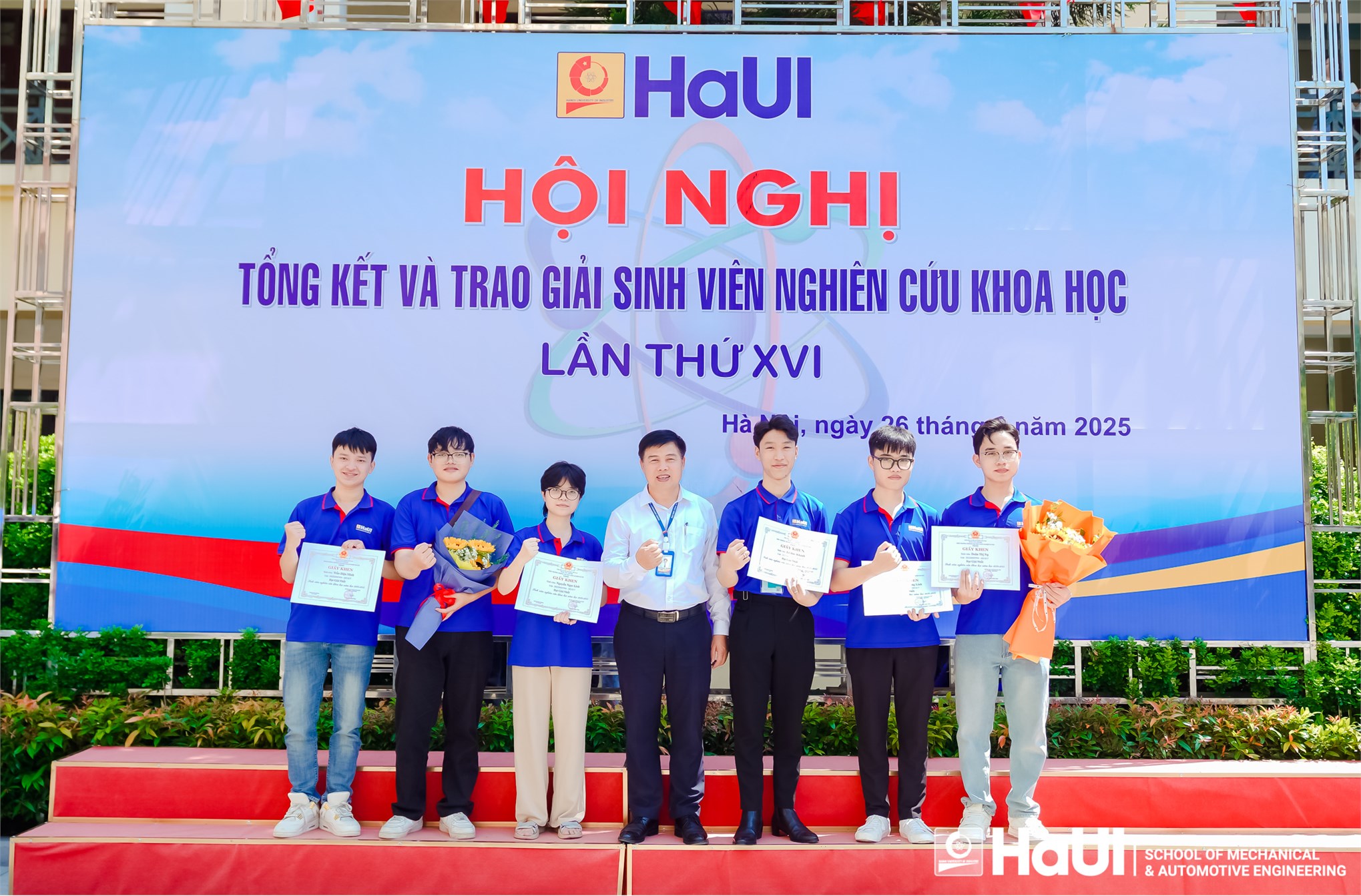 Tôn vinh thành tựu, ươm mầm sáng tạo tại hội nghị tổng kết và trao giải sinh viên nghiên cứu khoa học lần thứ XVI