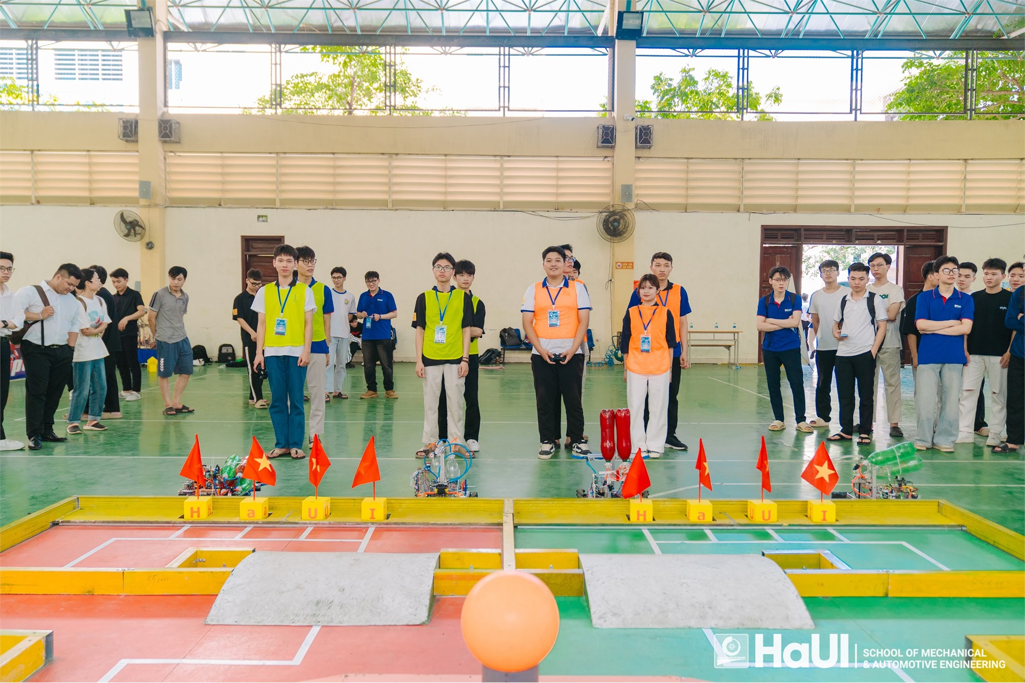 Sôi động tranh tài với chủ đề “Robot mini” và trưng bày các sản phẩm khoa học công nghệ tại Ngày hội kỹ thuật 2025