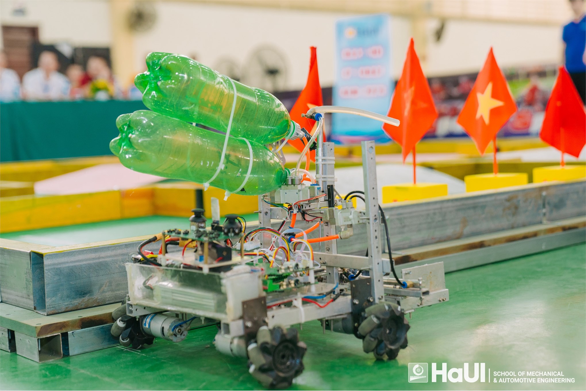 Sôi động tranh tài với chủ đề “Robot mini” và trưng bày các sản phẩm khoa học công nghệ tại Ngày hội kỹ thuật 2025