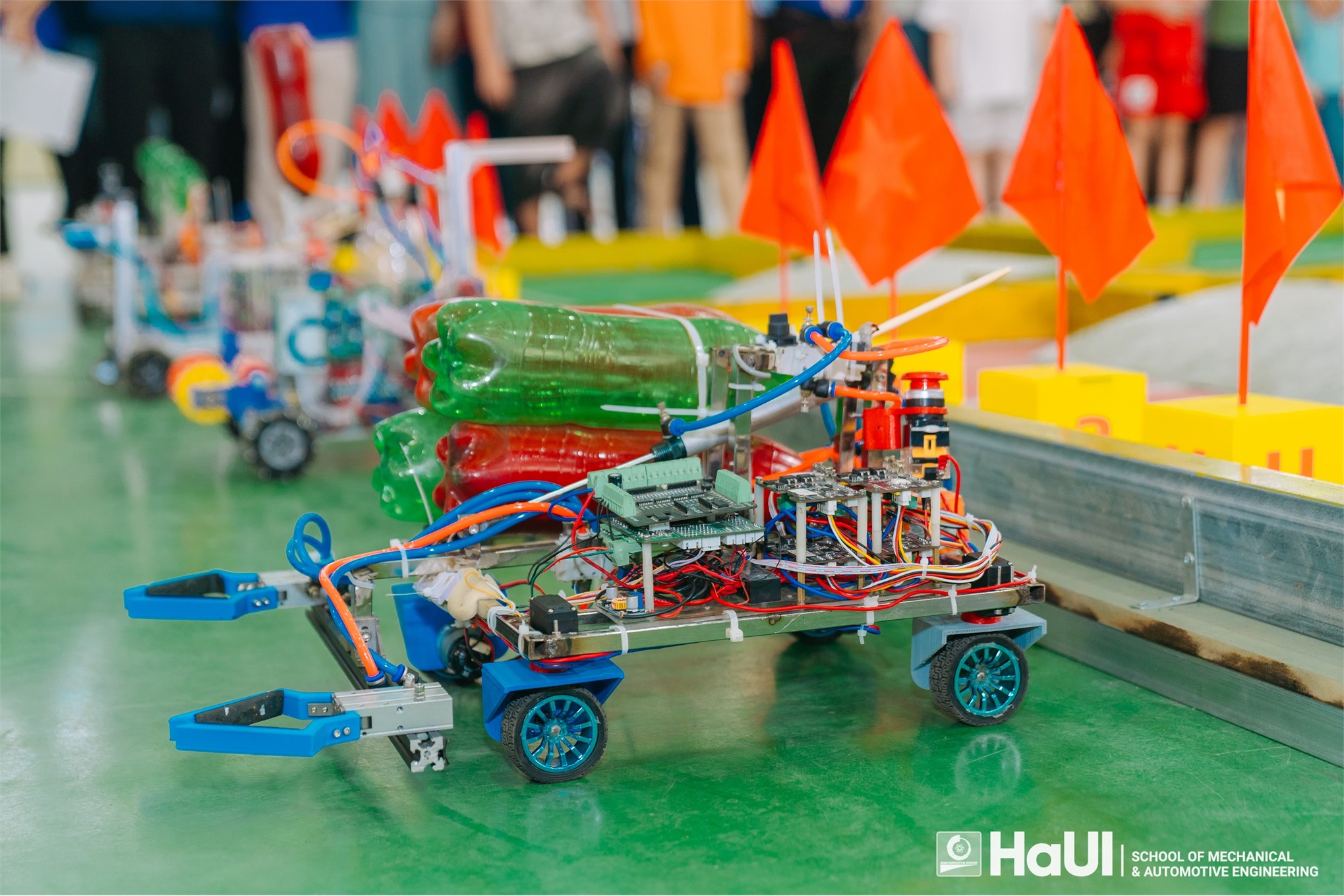 Sôi động tranh tài với chủ đề “Robot mini” và trưng bày các sản phẩm khoa học công nghệ tại Ngày hội kỹ thuật 2025