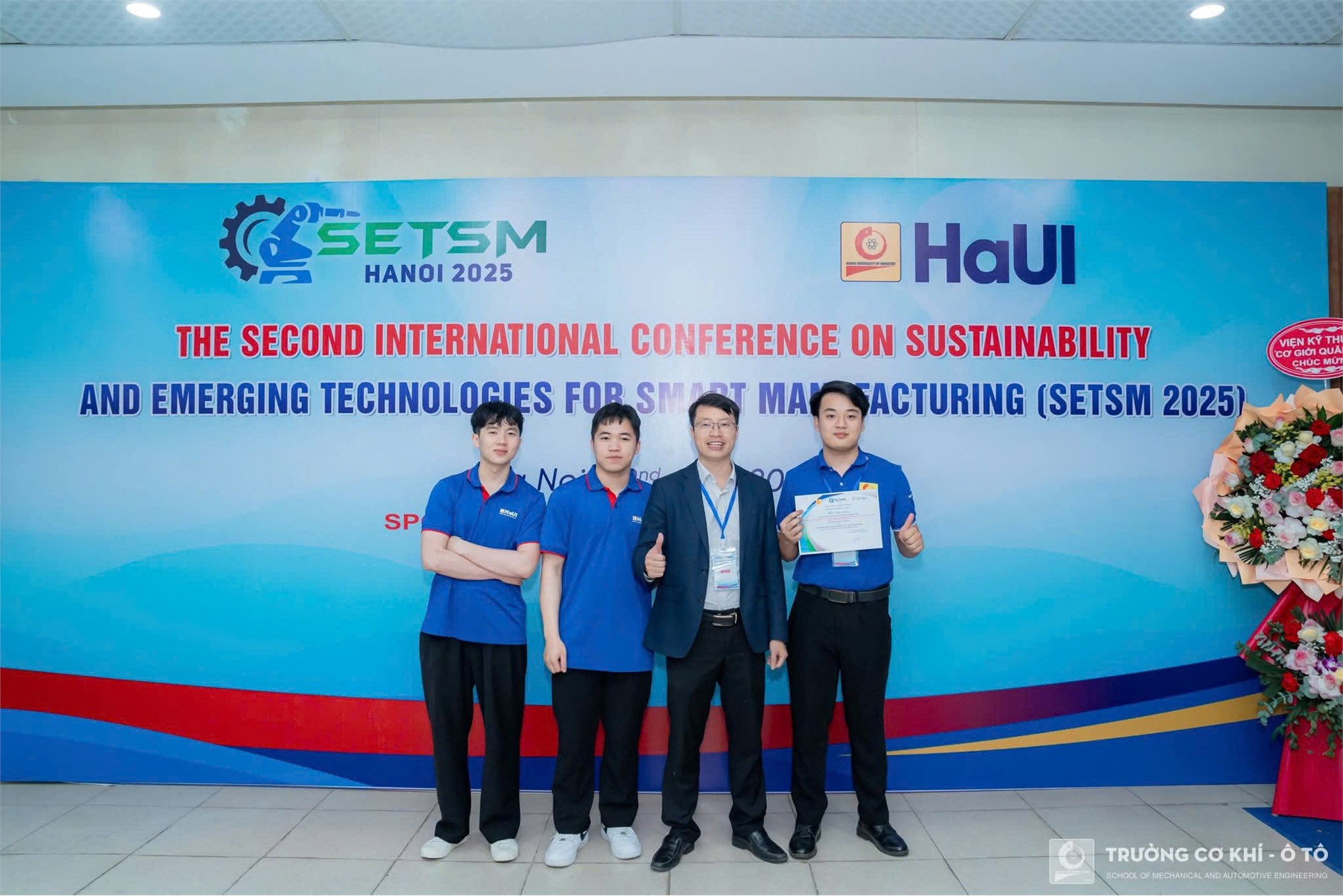 Sinh viên Trường Cơ khí - Ô tô thiết kế và chế tạo khung nẹp chấn thương chỉnh hình hỗ trợ người khuyết tật, khó vận động