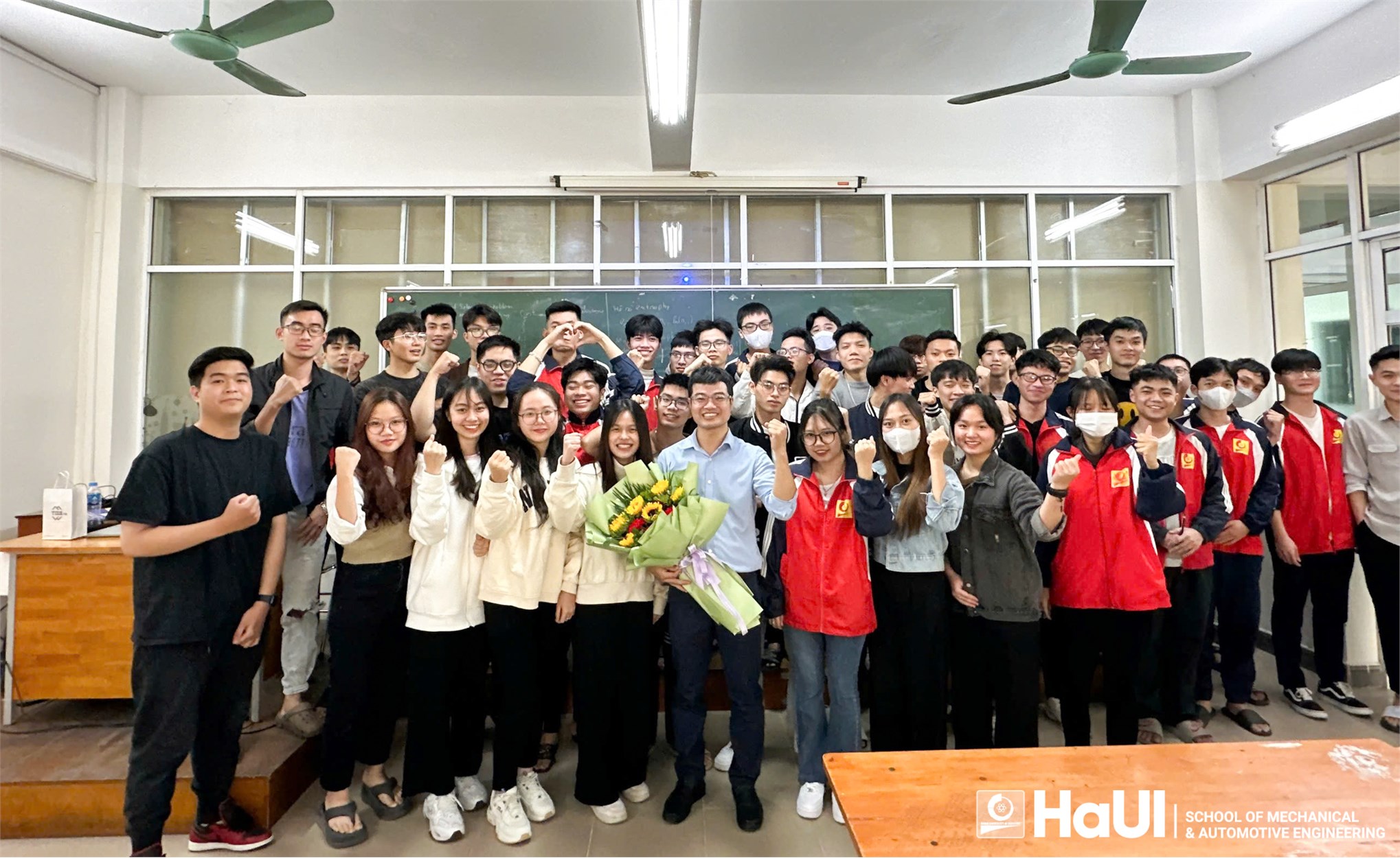 Dr. Duong Van Thiet, an enthusiastic lecturer who spreads passion for semiconductor technology