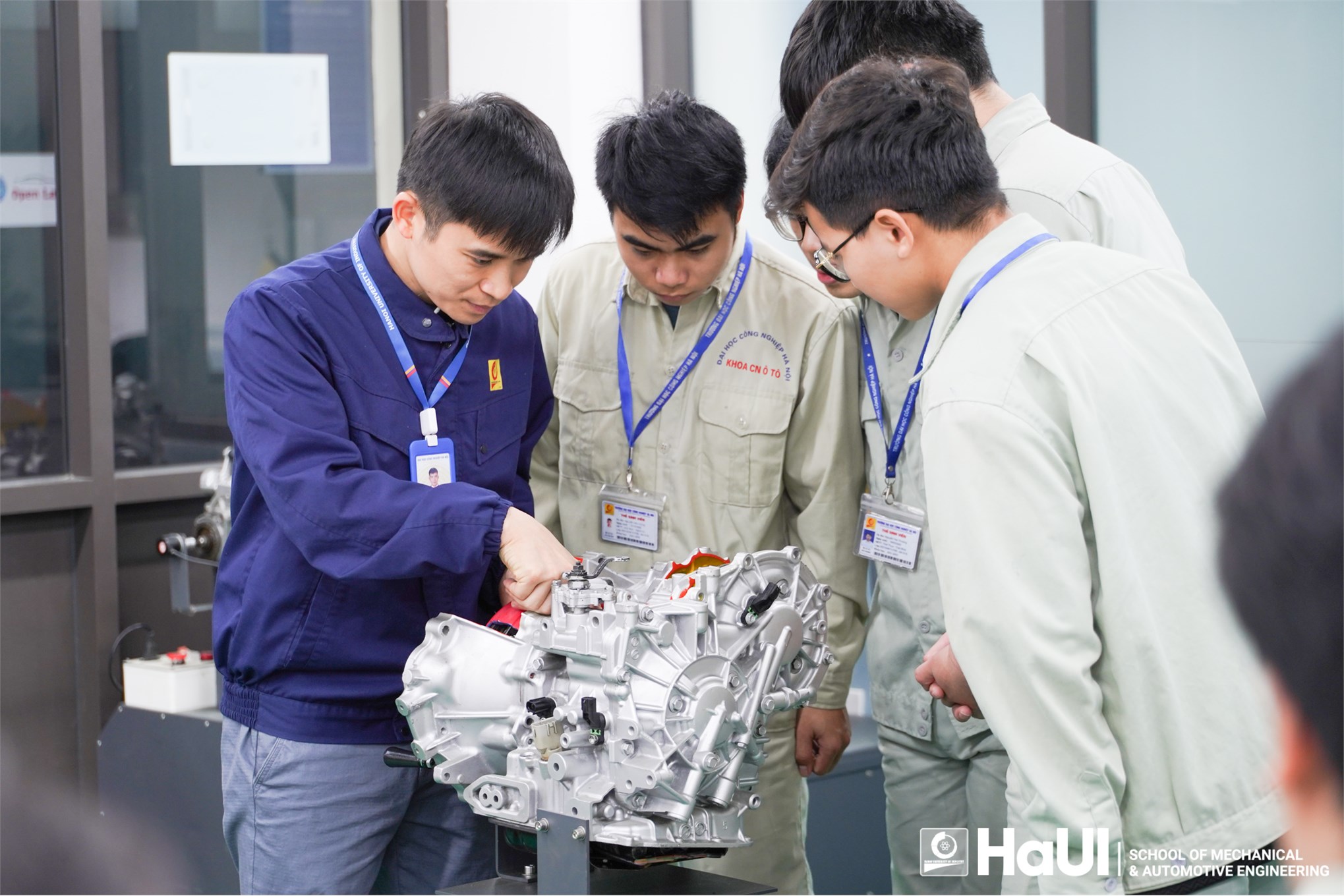 Trường Cơ khí - Ô tô: Nâng tầm Kỹ sư Việt, khẳng định vị thế toàn cầu với chương trình chuẩn ABET giảng dạy bằng tiếng Anh