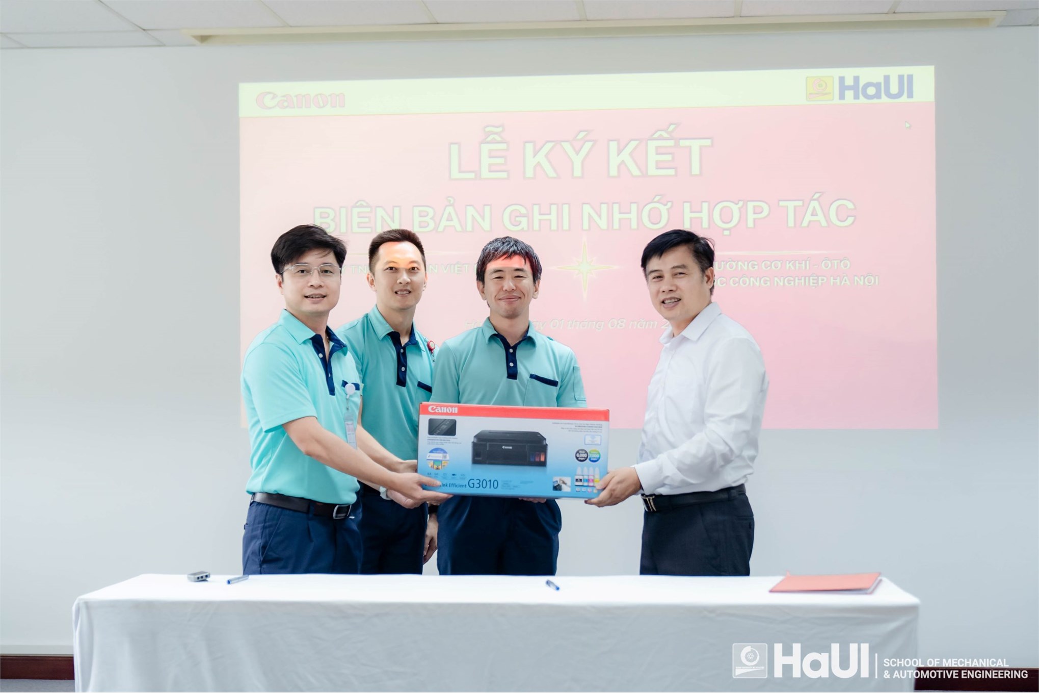 Trường Cơ khí – Ô tô và Công ty TNHH Canon Việt Nam ký kết hợp tác chiến lược, nâng cao chất lượng đào tạo và nghiên cứu