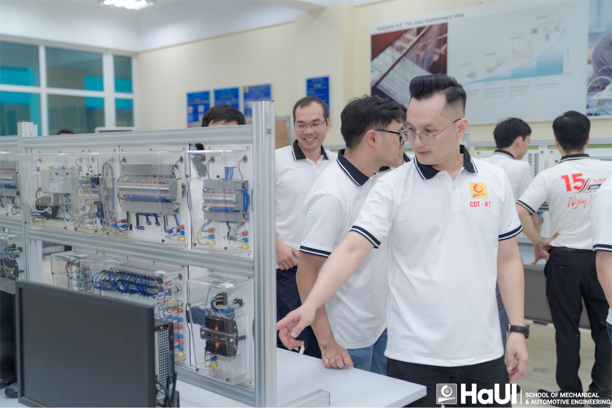Dấu ấn 15 năm - Hành trình trưởng thành của lớp Cơ điện tử khóa 1, Trường Cơ khí – Ô tô