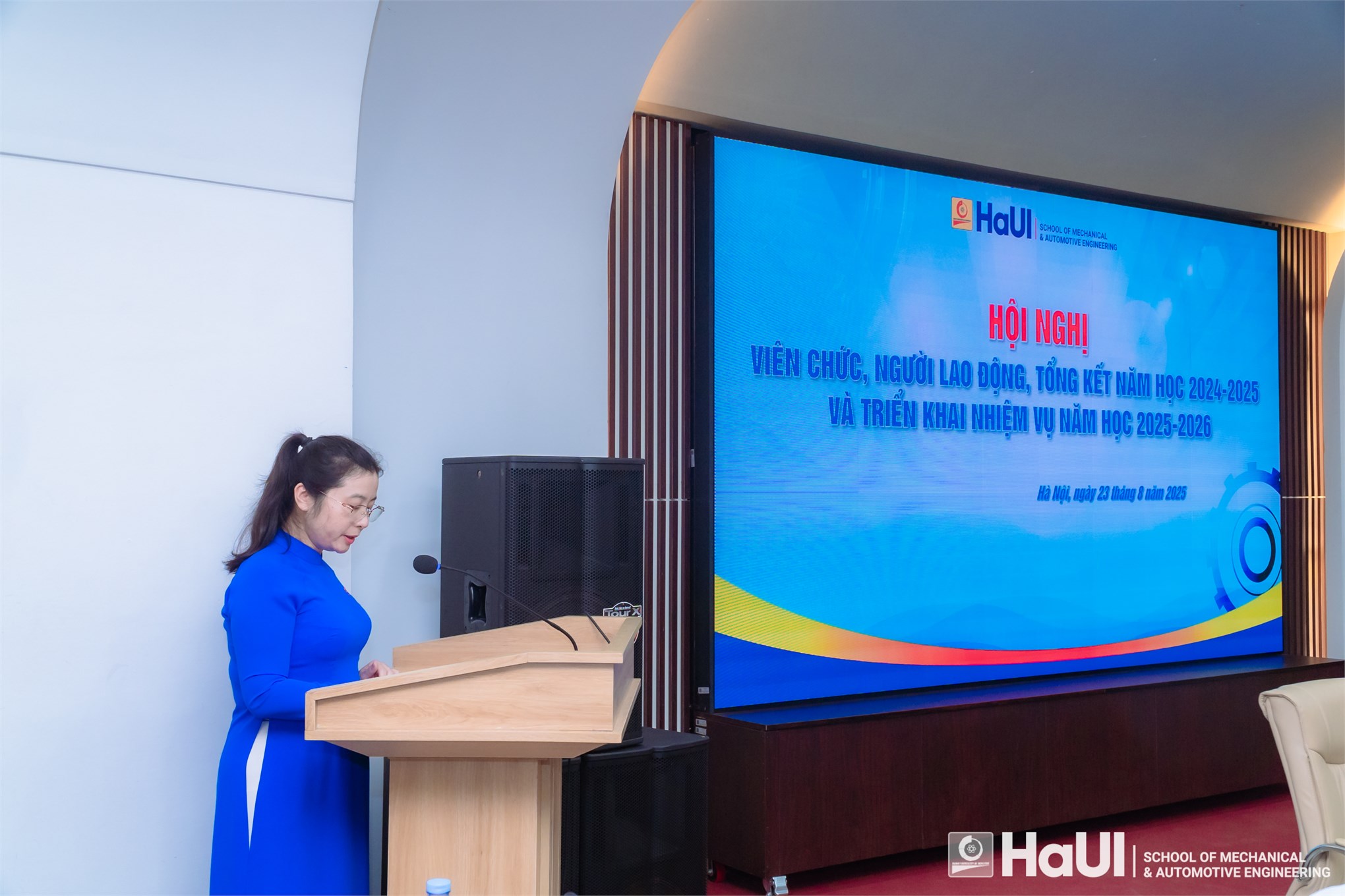 Hội nghị viên chức, người lao động Trường Cơ khí – Ô tô đổi mới sáng tạo trong thời đại công nghiệp 4.0