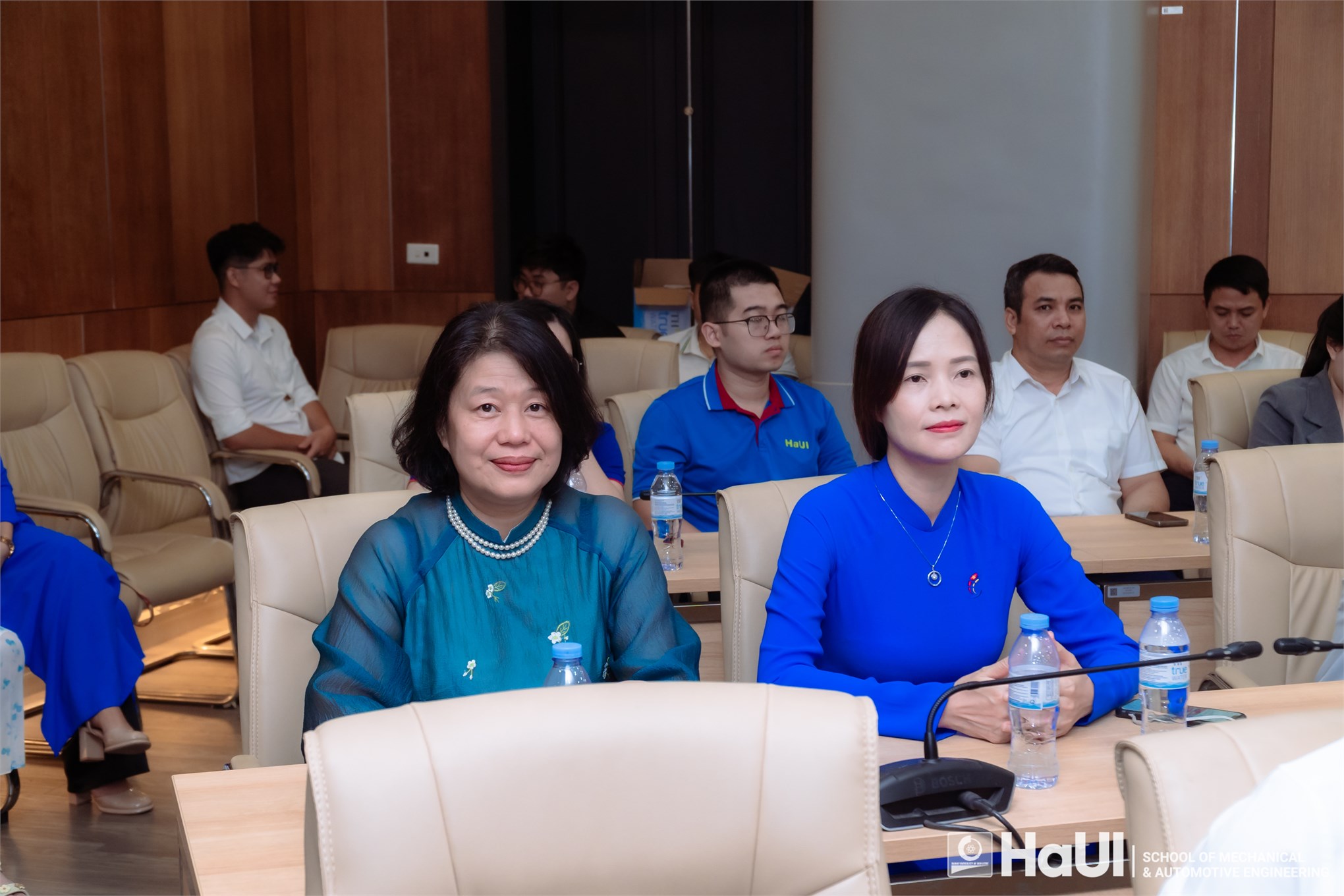 Hội nghị viên chức, người lao động Trường Cơ khí – Ô tô đổi mới sáng tạo trong thời đại công nghiệp 4.0