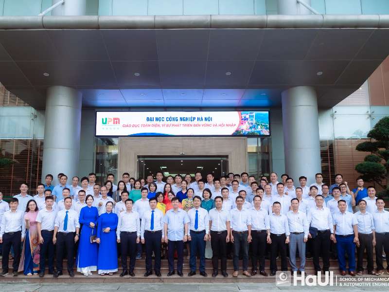 Hội nghị viên chức, người lao động Trường Cơ khí – Ô tô: đổi mới sáng tạo trong thời đại công nghiệp 4.0