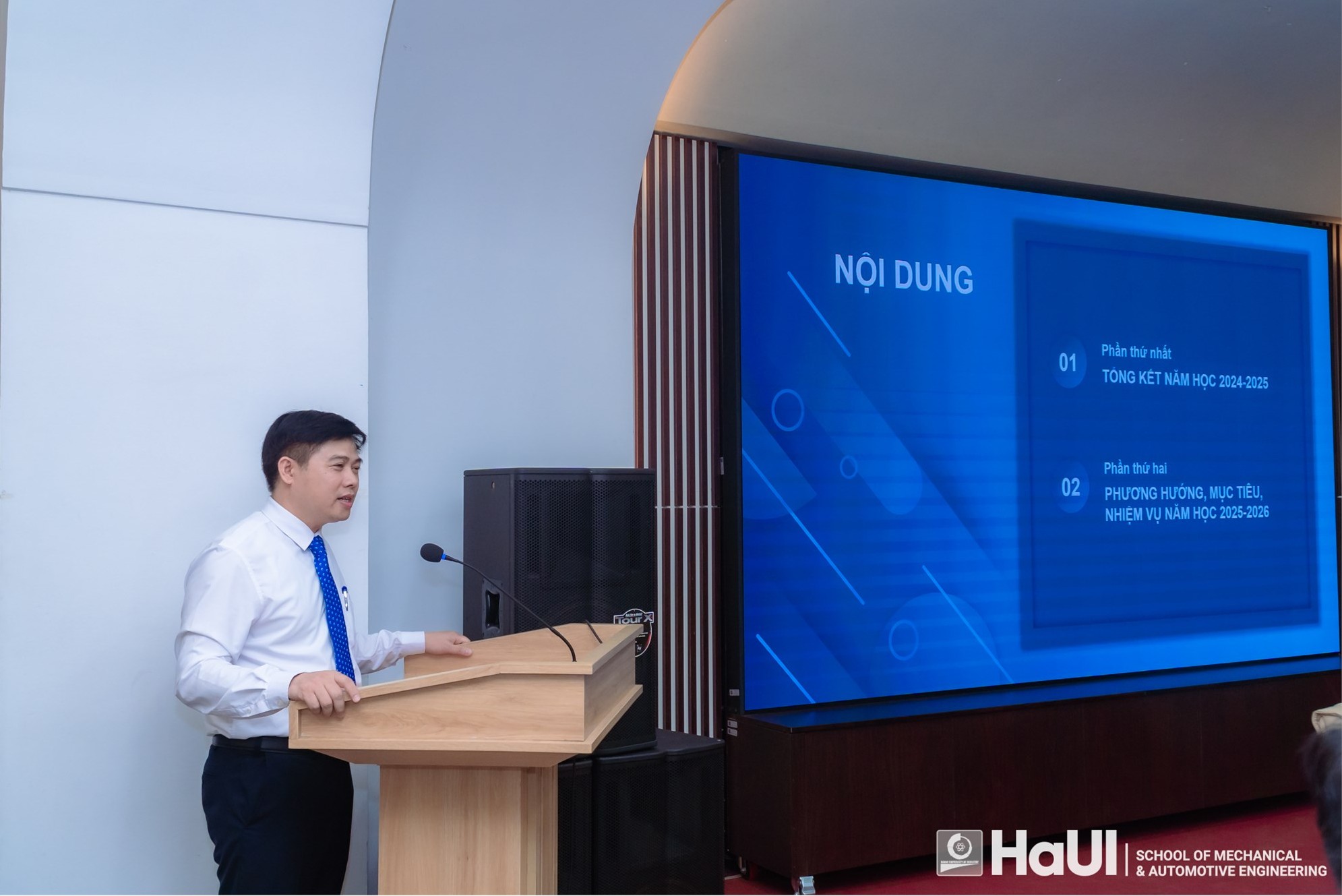 Hội nghị viên chức, người lao động Trường Cơ khí – Ô tô: đổi mới sáng tạo trong thời đại công nghiệp 4.0