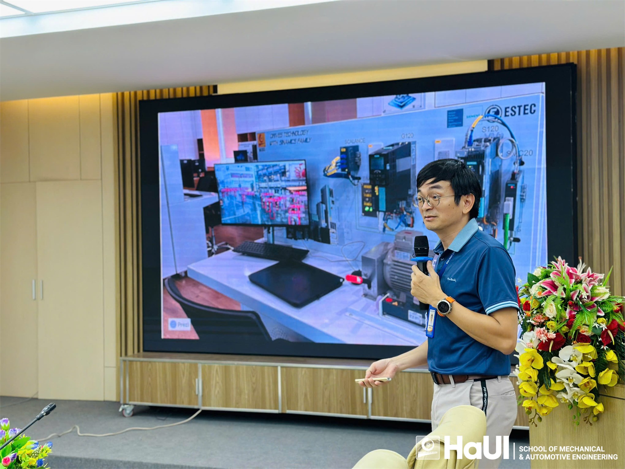 Rộn ràng chào đón tân sinh viên K20 - Năm học mới khởi đầu cho một hành trình bứt phá