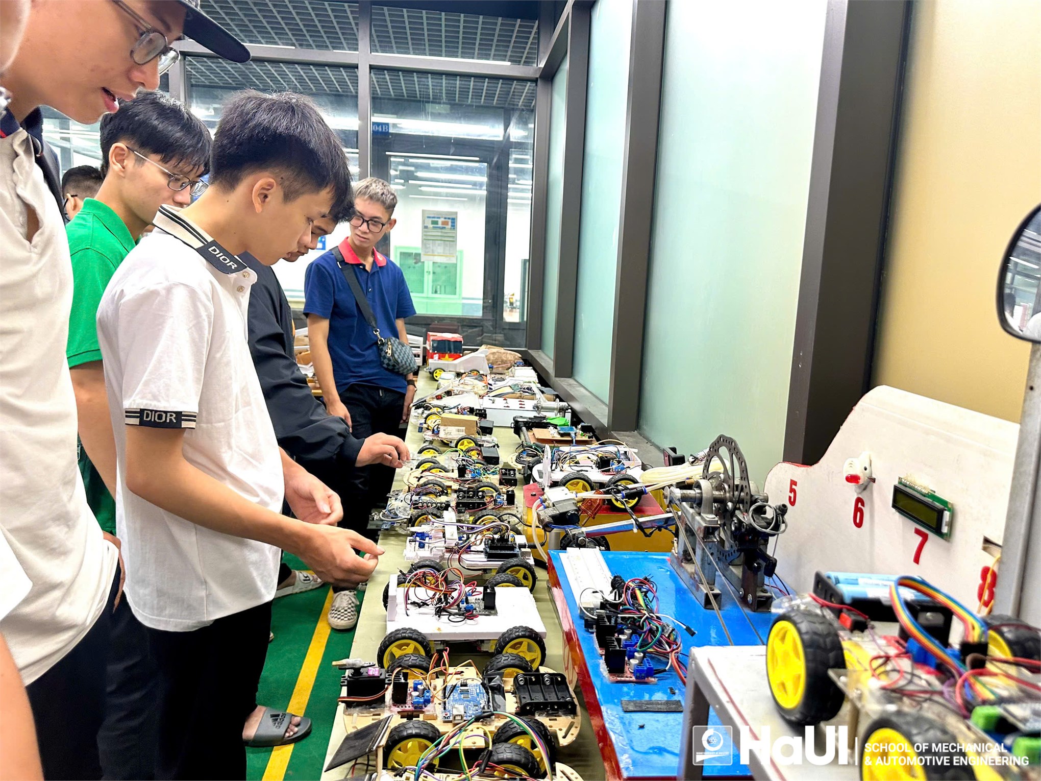 Rộn ràng chào đón tân sinh viên K20 - Năm học mới khởi đầu cho một hành trình bứt phá