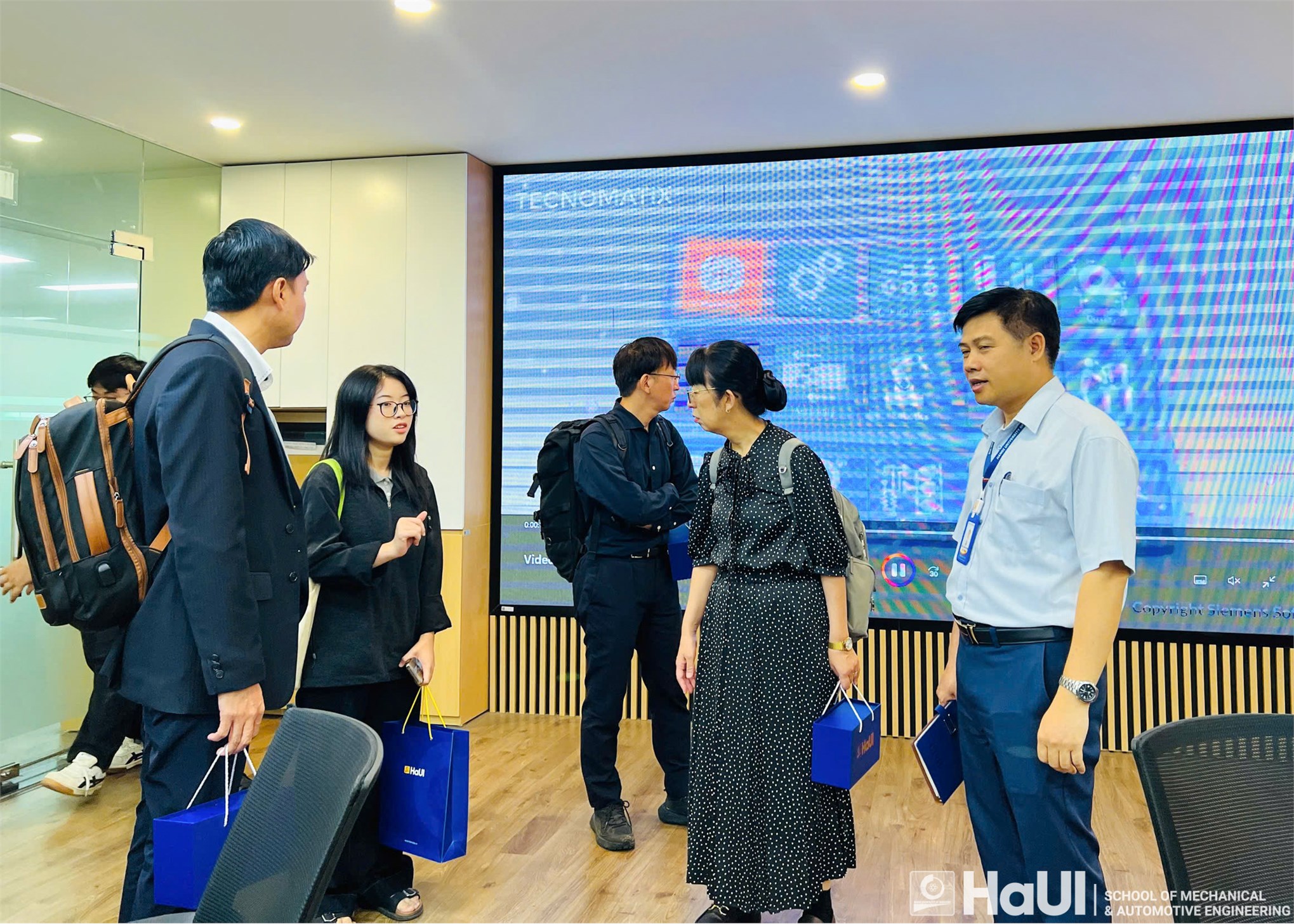 Trường Cơ khí - Ô tô hợp tác chiến lược với các tập đoàn công nghệ hàng đầu Nhật Bản