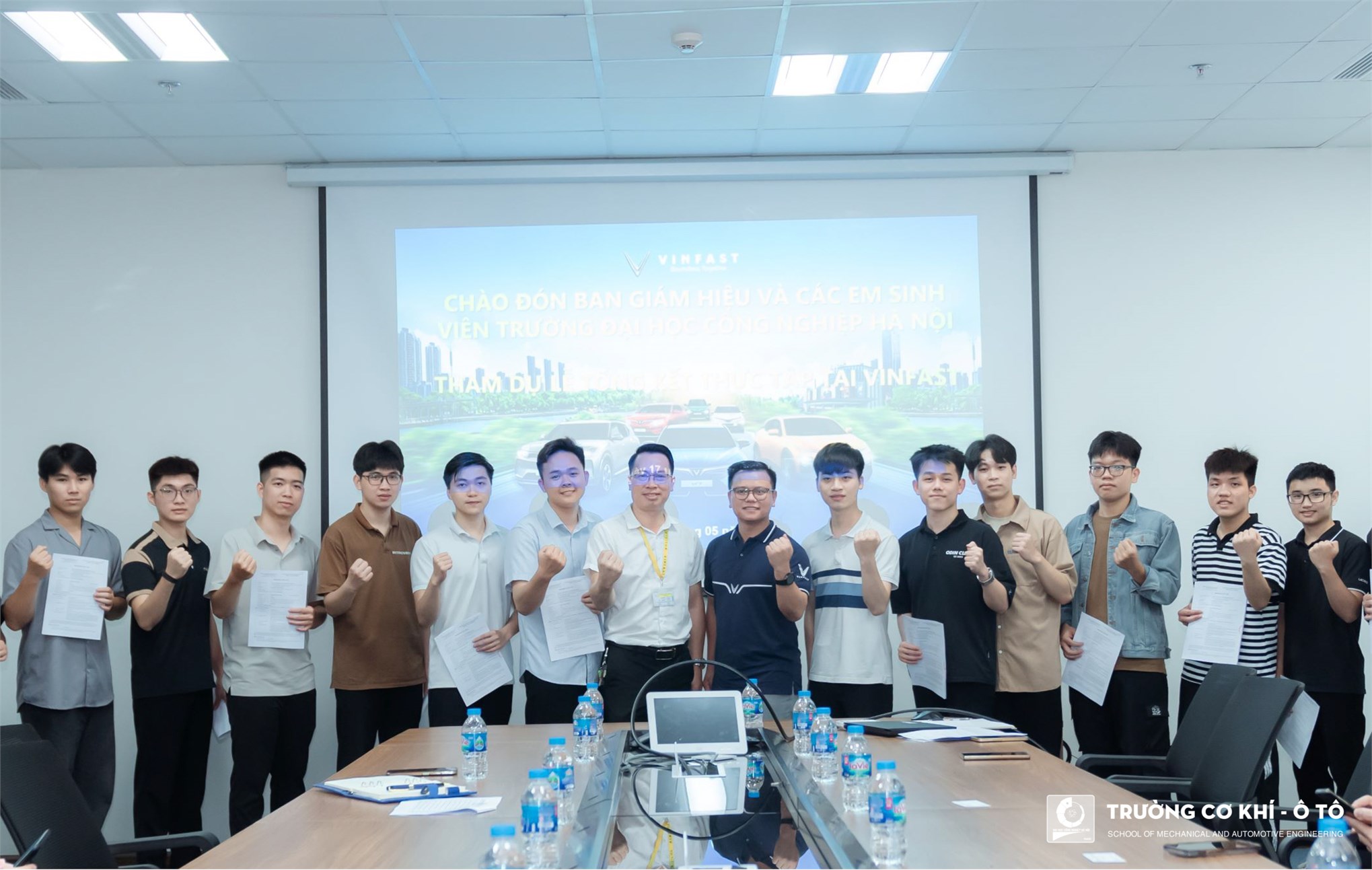 Students of the School of Mechanical and Automotive Engineering recruited by VinFast before graduation