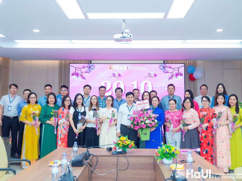 Trường Cơ khí – Ô tô tôn vinh nữ cán bộ viên chức, người lao động nhân ngày Phụ nữ Việt Nam 20/10