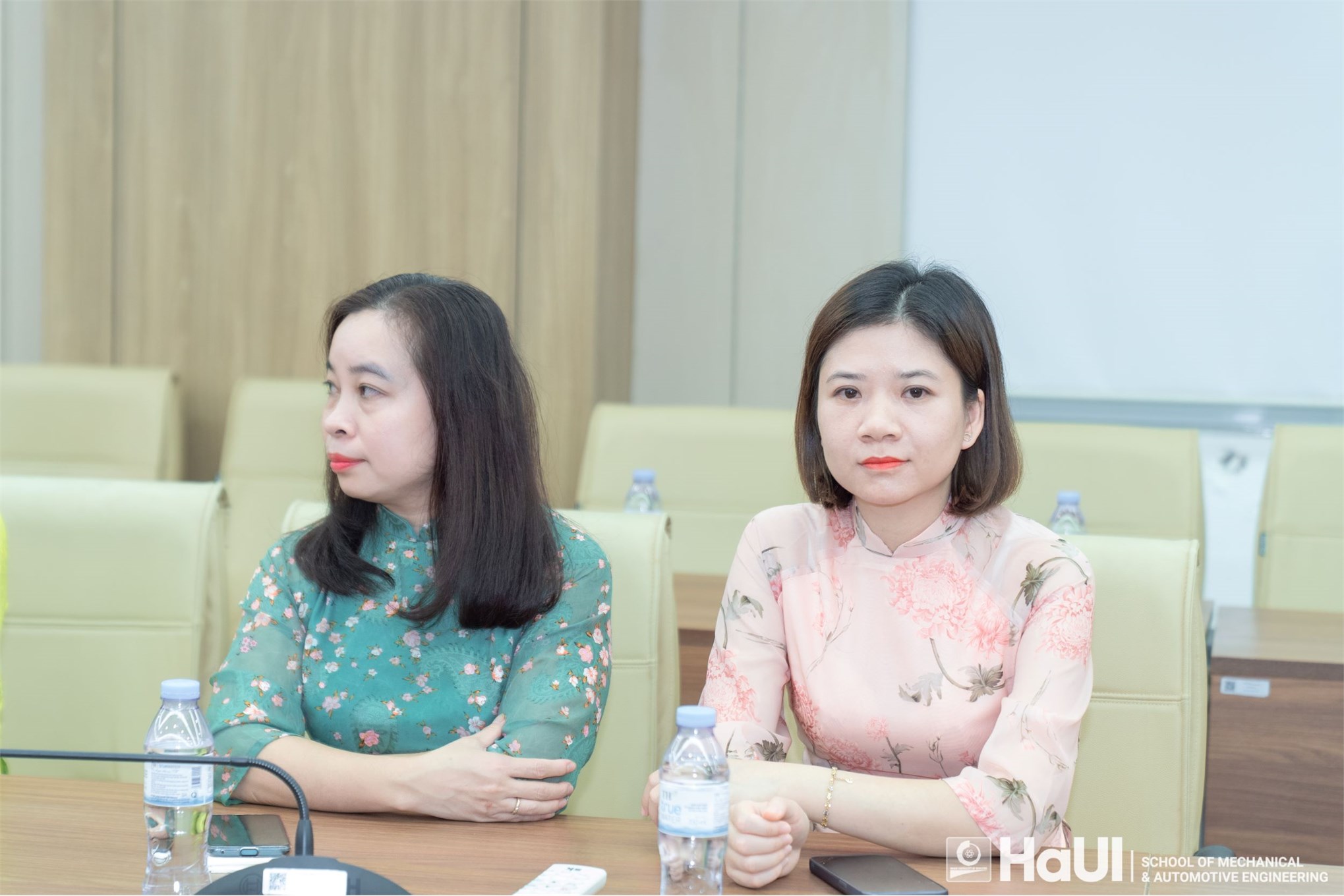 Trường Cơ khí – Ô tô tôn vinh nữ cán bộ viên chức, người lao động nhân ngày Phụ nữ Việt Nam 20/10