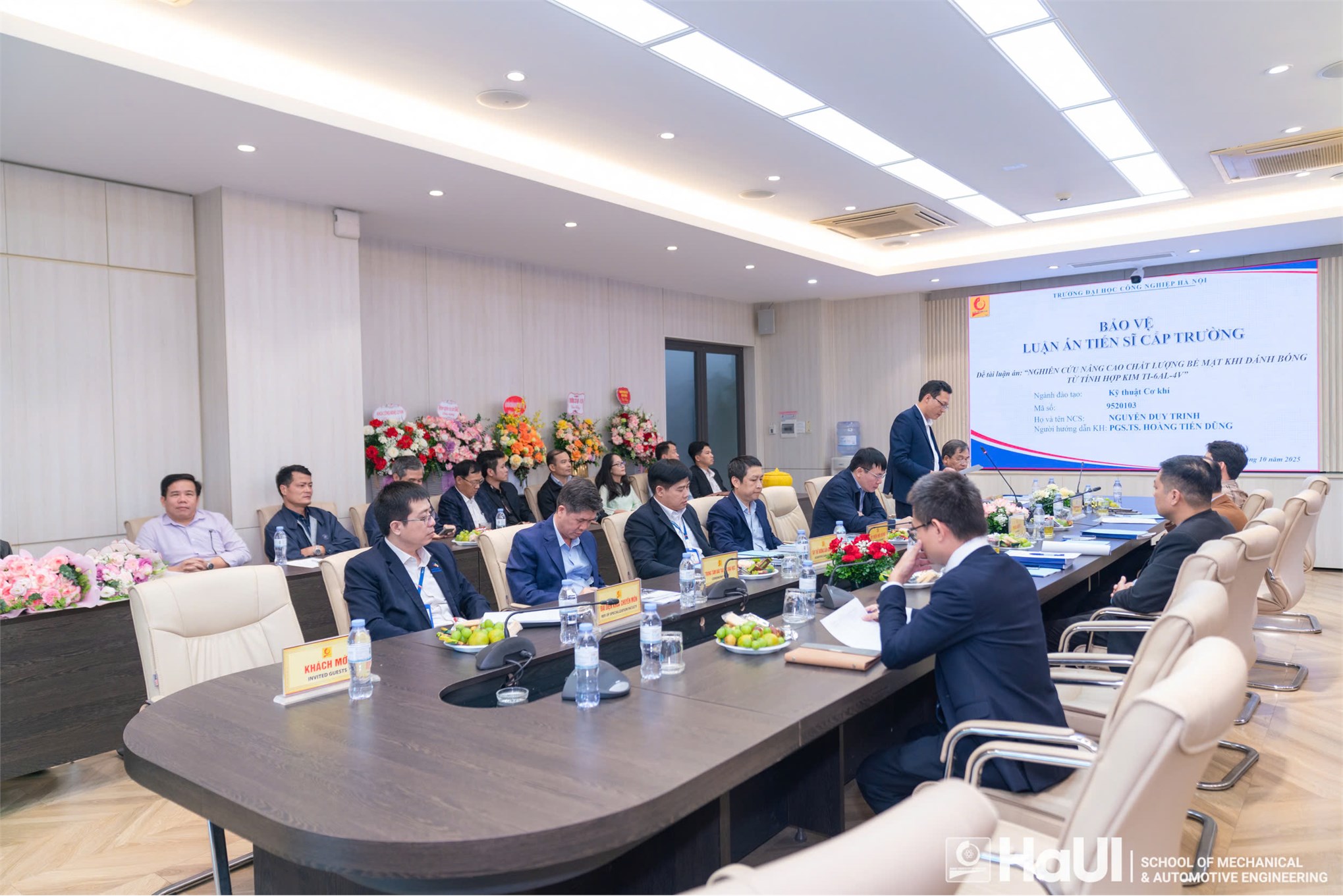 NCS Nguyễn Duy Trinh bảo vệ thành công luận án tiến sĩ cấp Trường