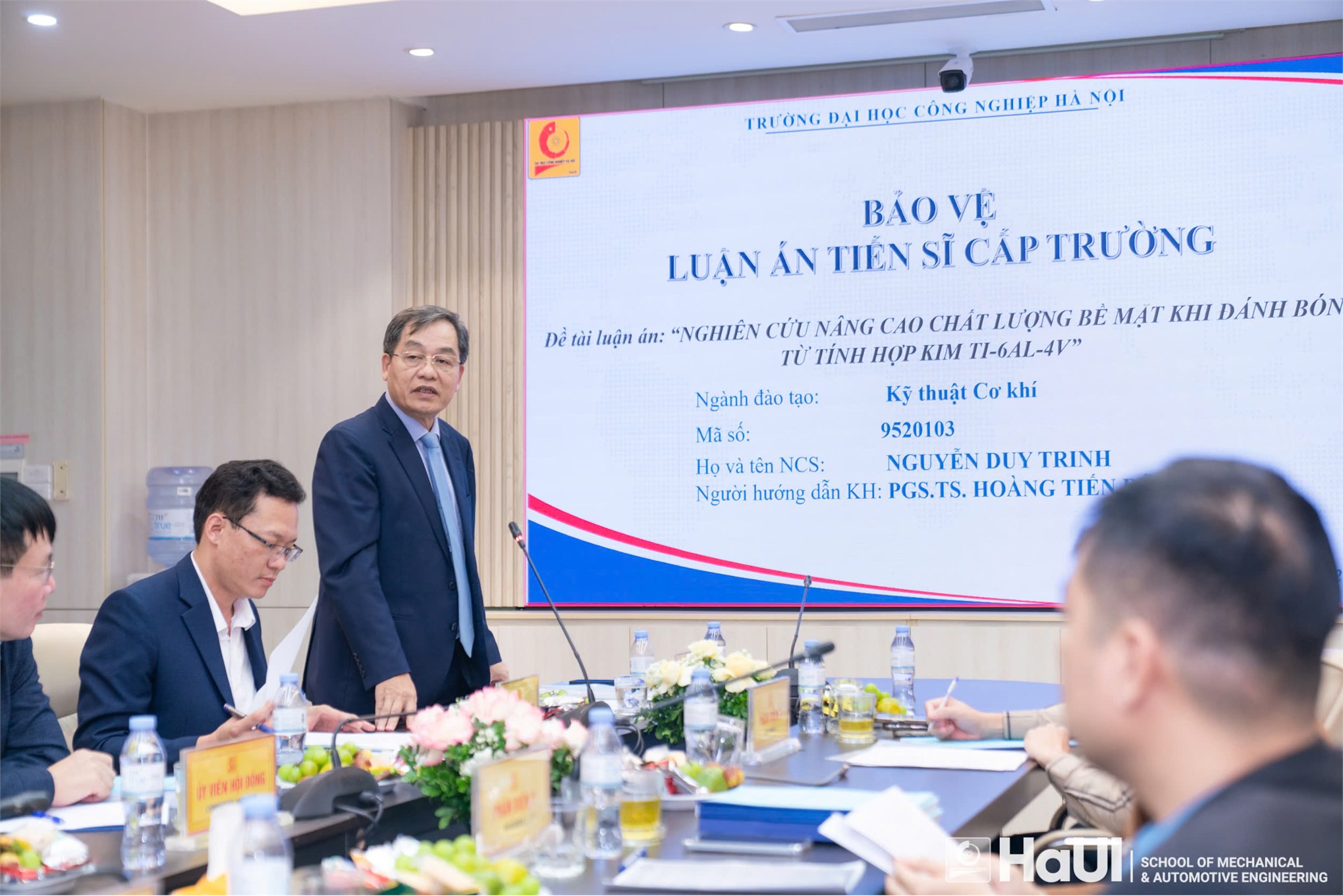 NCS Nguyễn Duy Trinh bảo vệ thành công luận án tiến sĩ cấp Trường