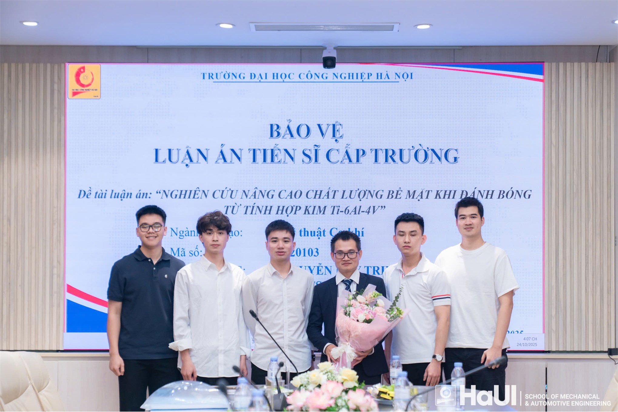 NCS Nguyễn Duy Trinh bảo vệ thành công luận án tiến sĩ cấp Trường